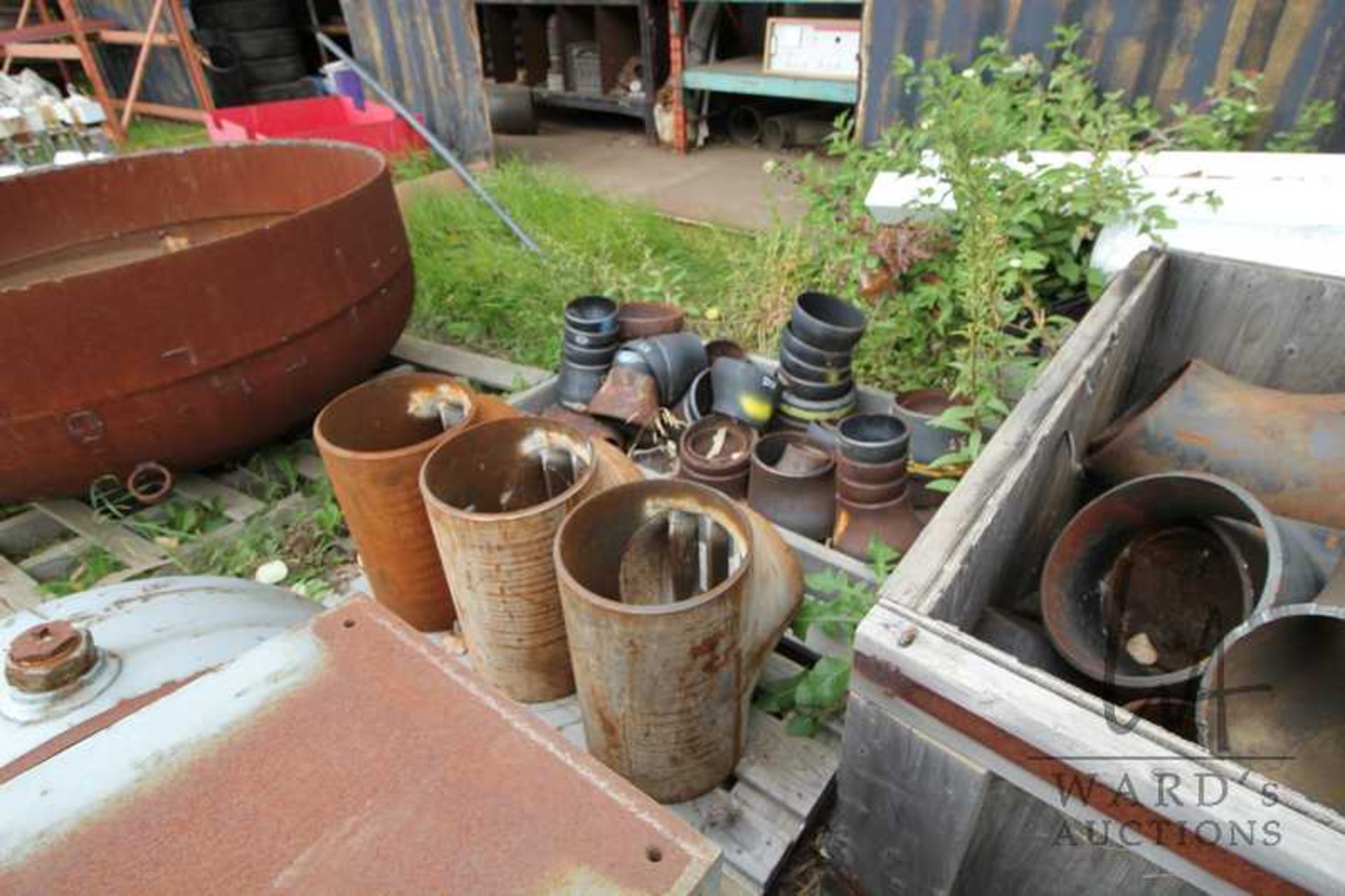 L/O PIPE FITTINGS, 5 CRATES & APPROX 15 PALLETS, UP TO FENCE EAST OF PALLET RACKS - Image 2 of 5