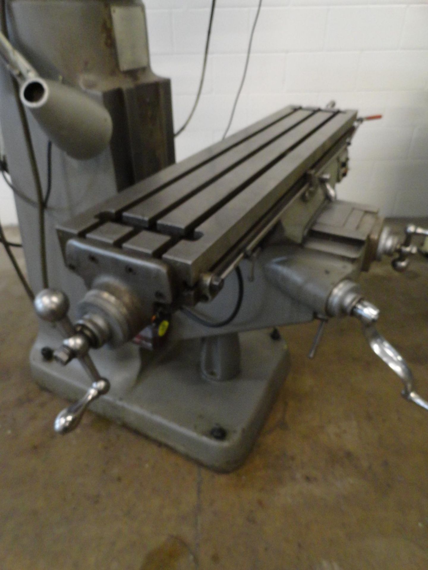 Bridgeport Model Series I-2HP Vertical Milling Machine, Serial Number: 220346, 9 x 42 inch T-Slotted - Image 18 of 26