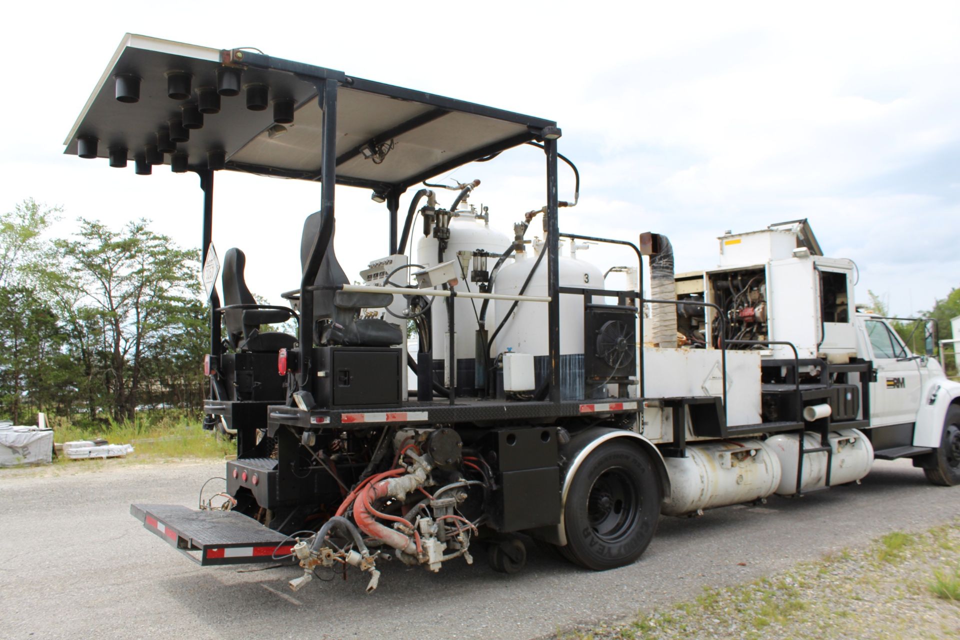 2004 MRL 4000 PT Paint Striper, s/n 04404 mounted on 1995 Ford F800 VIN 1FDWF80C1SVA44334 14 DAY - Image 3 of 7