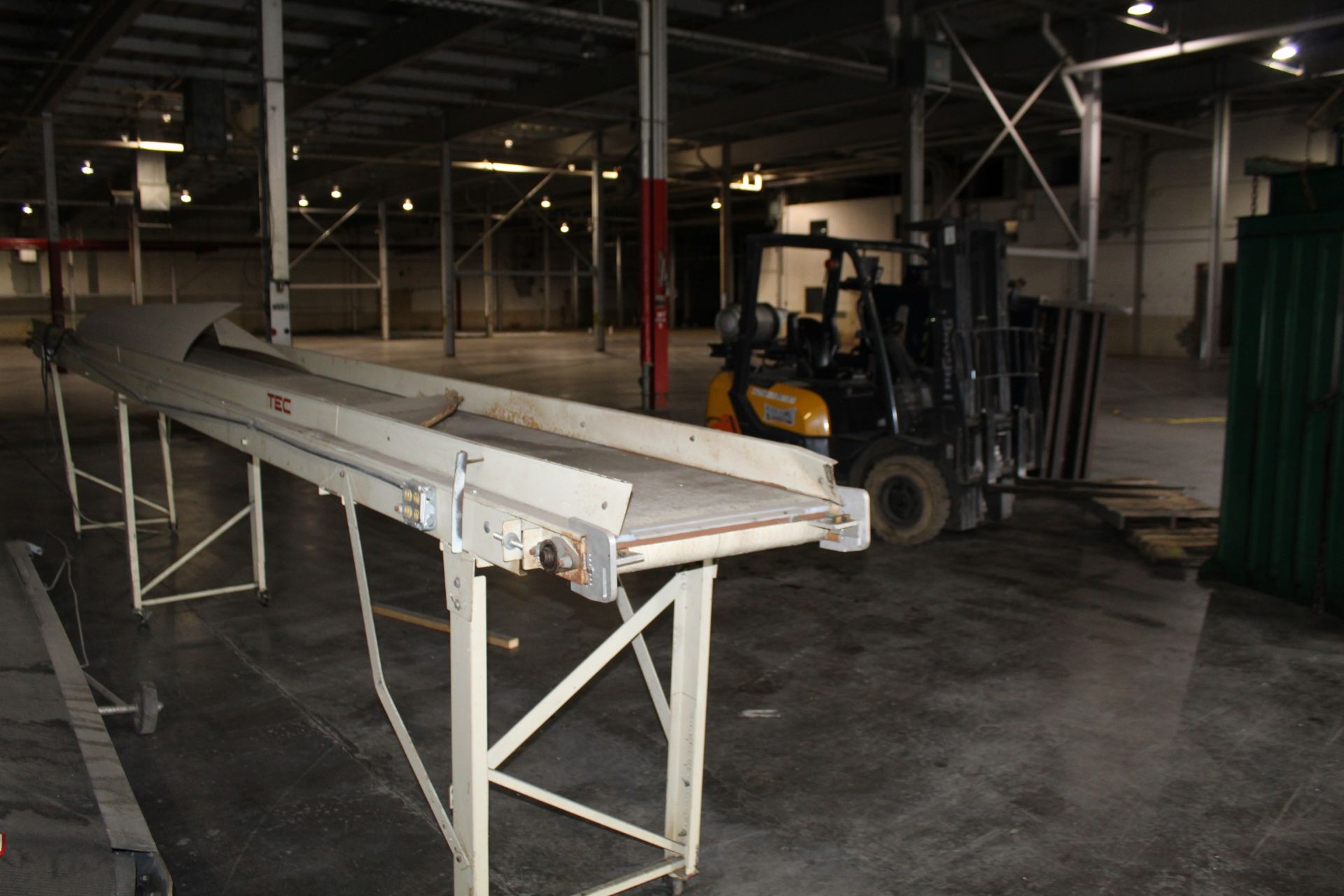 TEC 24" x 24' x 8" Belt Conveyor - Image 2 of 2