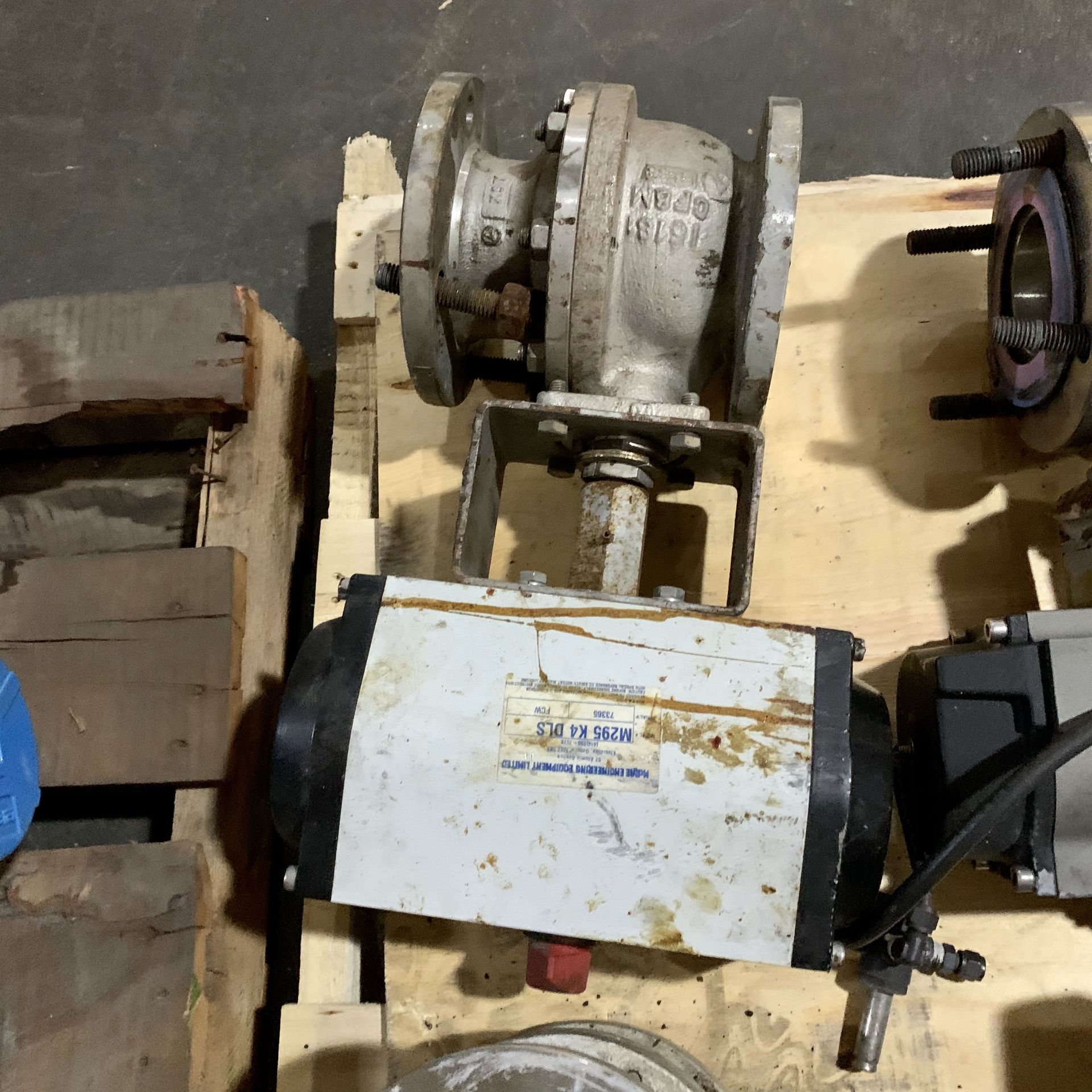 Lot of Assorted Actuators & Controls - Image 4 of 9