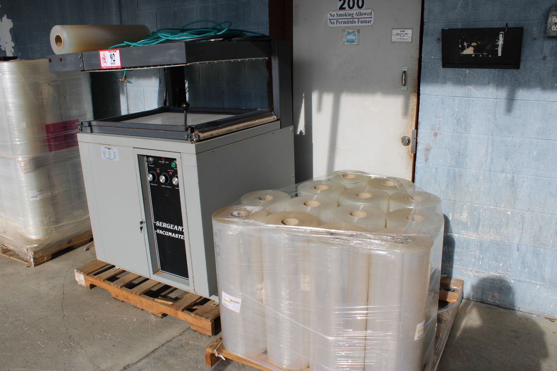 Eaton Sergeant Vacumaster w/ 14 Shrink Wrap Rolls, 24" x 30" bed that is perfect for parts - Image 2 of 2