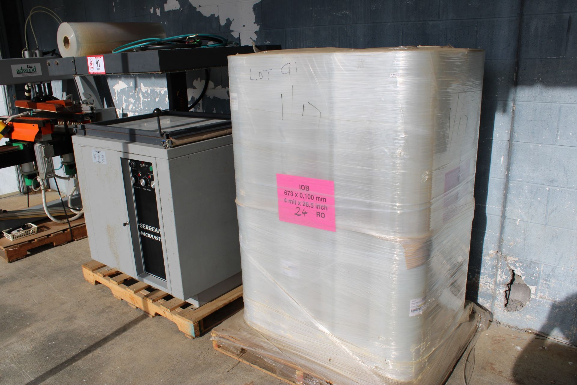 Eaton Sergeant Vacumaster w/ 24 Shrink Wrap Rolls, 230v 3 Phase, 24" x 30" bed that is perfect for - Image 2 of 2