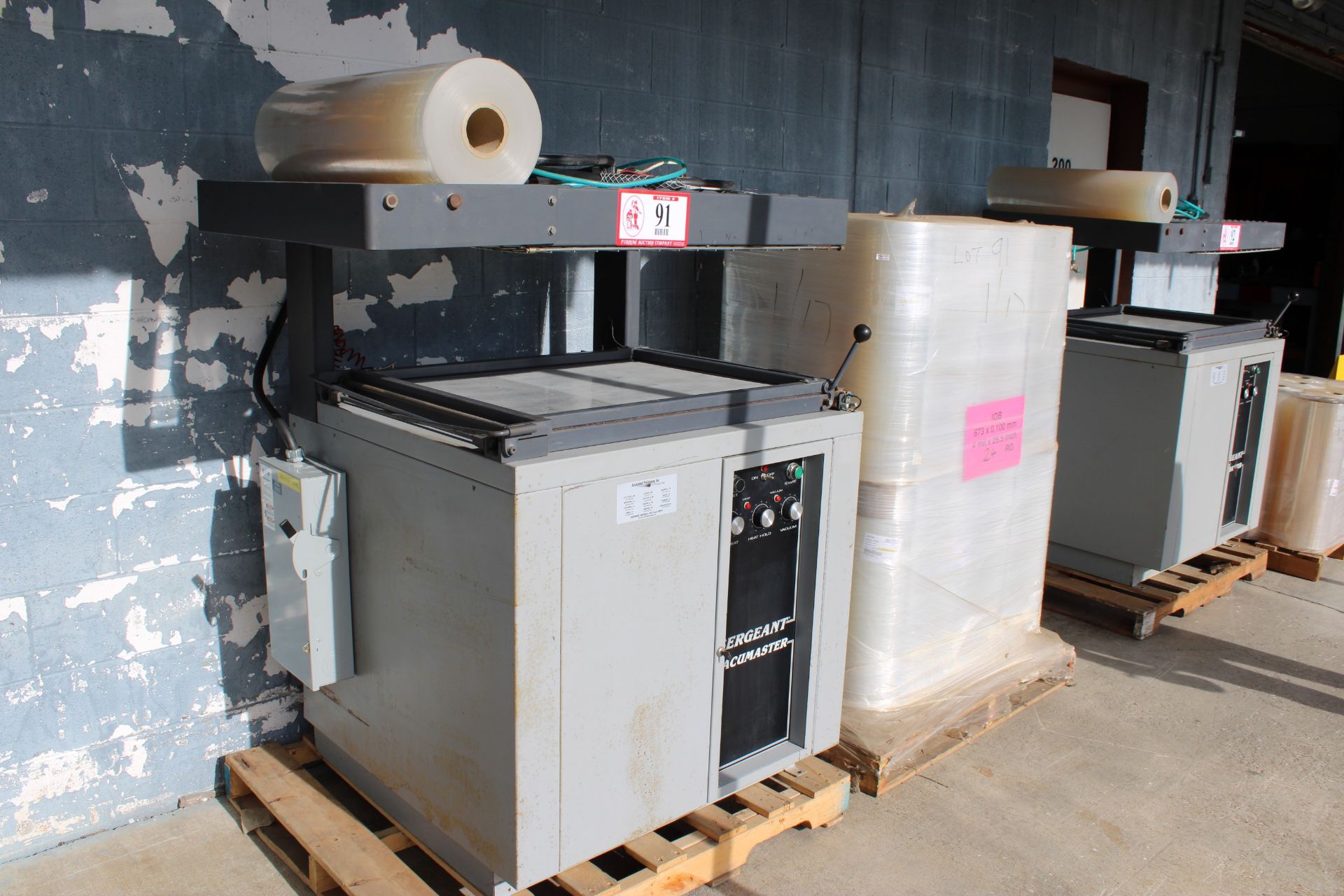 Eaton Sergeant Vacumaster w/ 24 Shrink Wrap Rolls, 230v 3 Phase, 24" x 30" bed that is perfect for