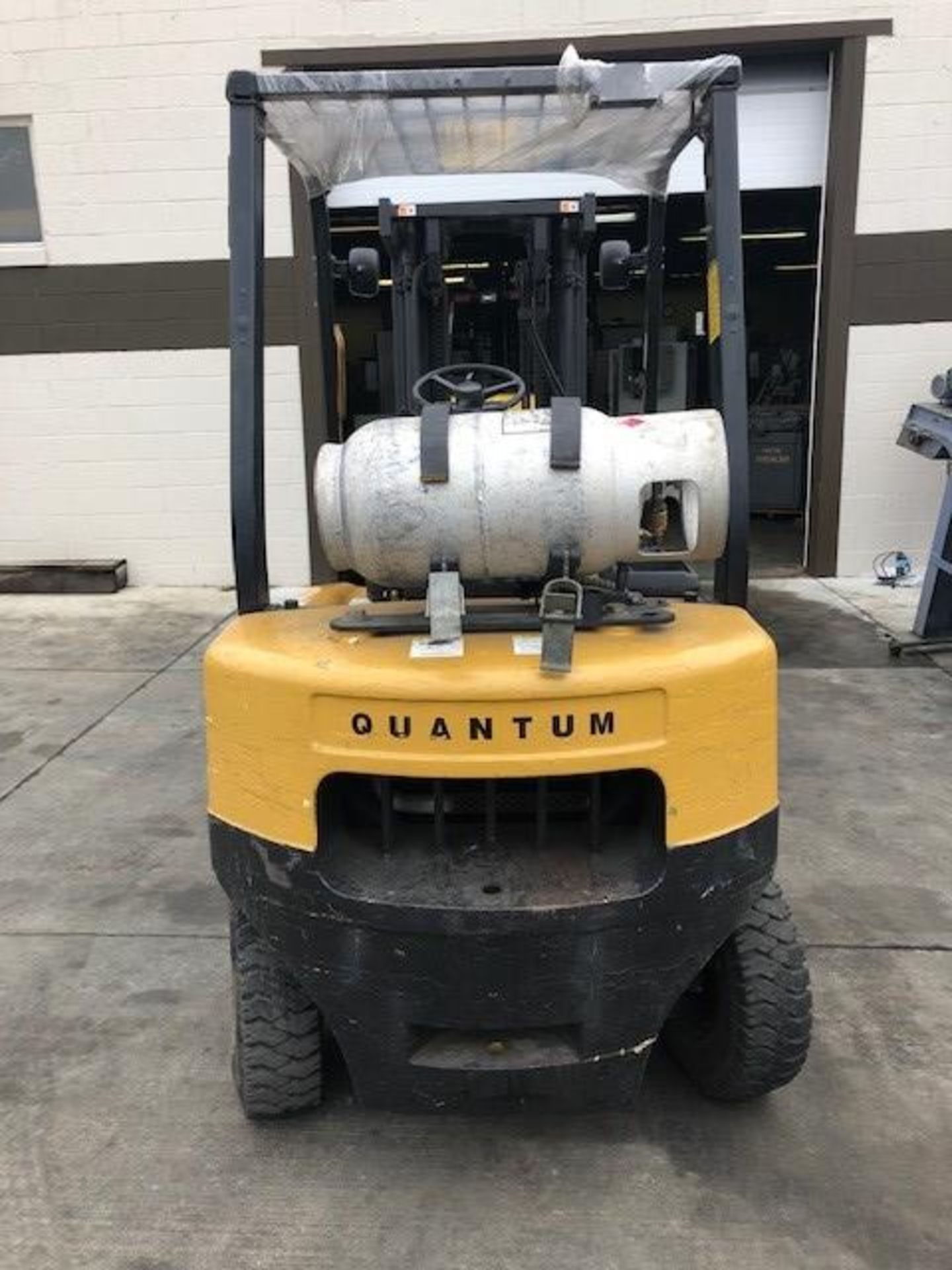 4500 lb Quantum Propane Forklift - Image 2 of 4