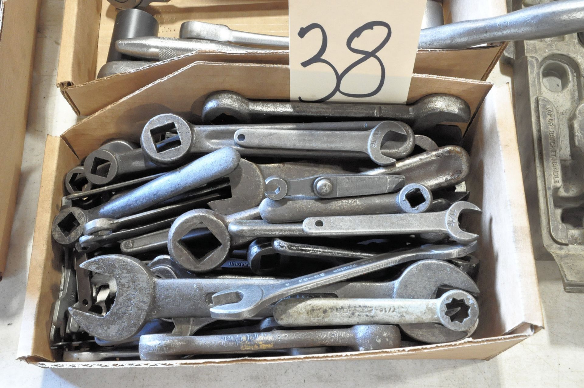 Lot-Machine Wrenches in (1) Box