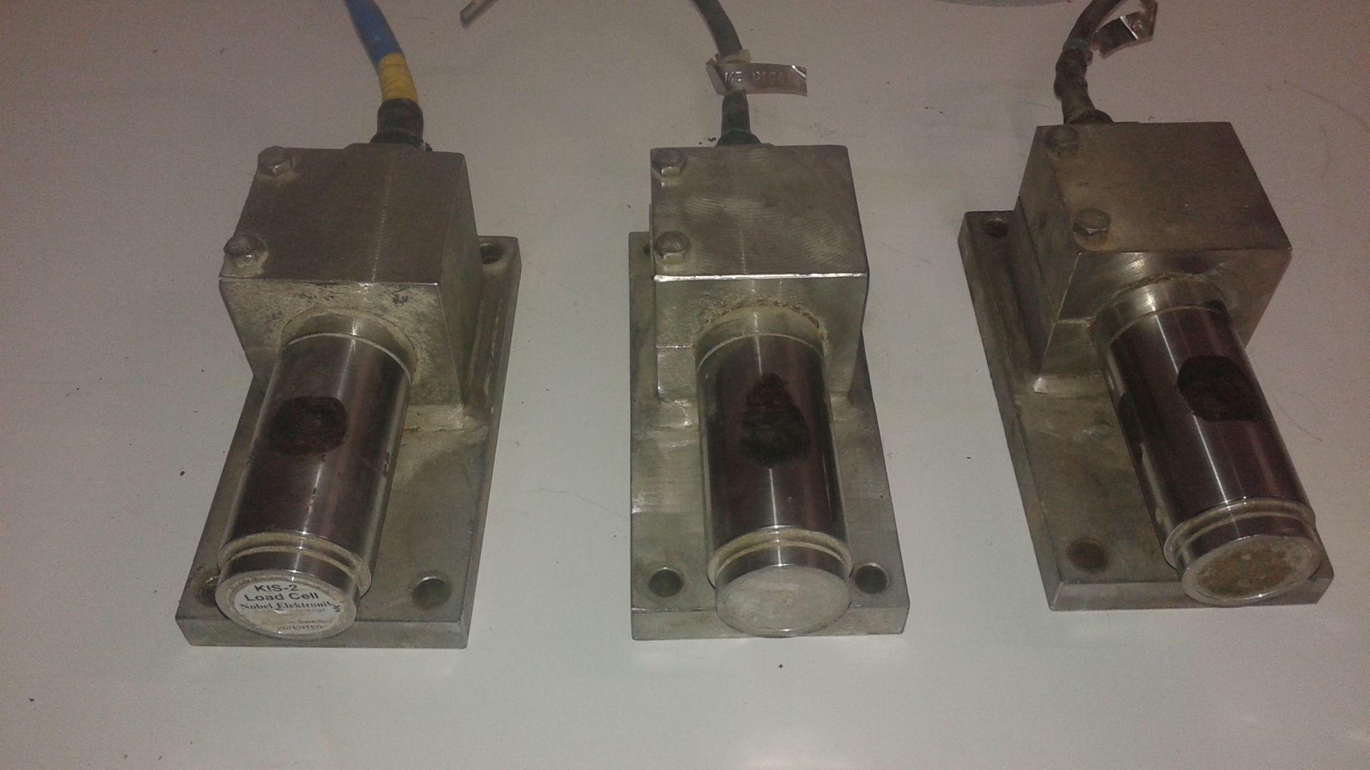 (1) LOT (3) Vishay BLH LIS-2 20KN Stainless Steel Load Cells - LOCATION - LONDON, ONTARIO