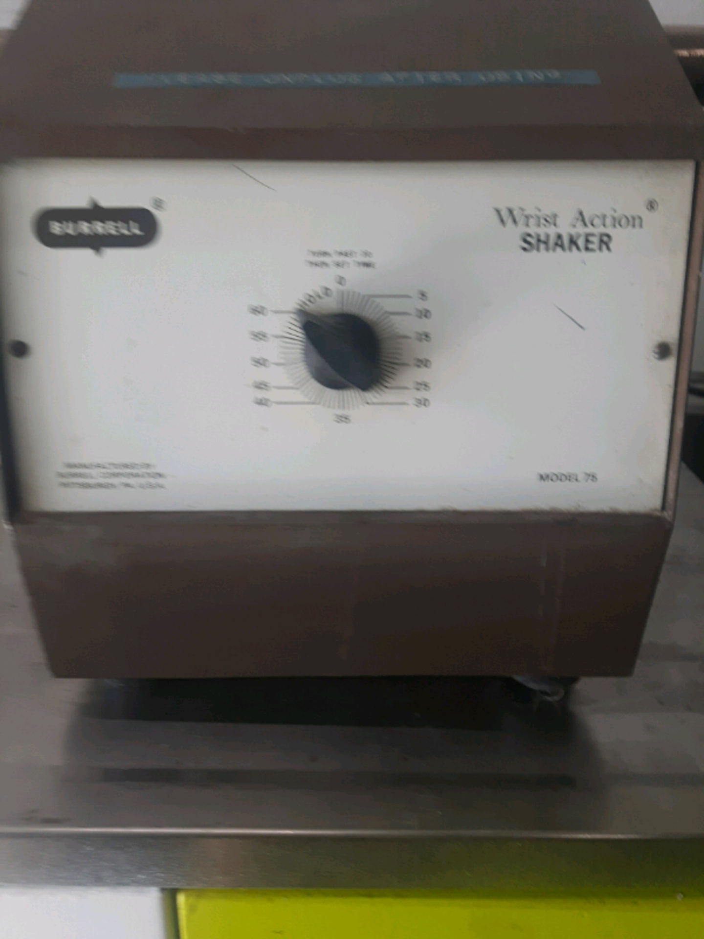 BURRELL LABRATORY WRIST ACTION SHAKER, MDL. 75, 110V, 2.4 AMPS - LOCATION - LONDON, ONTARIO - Image 2 of 3