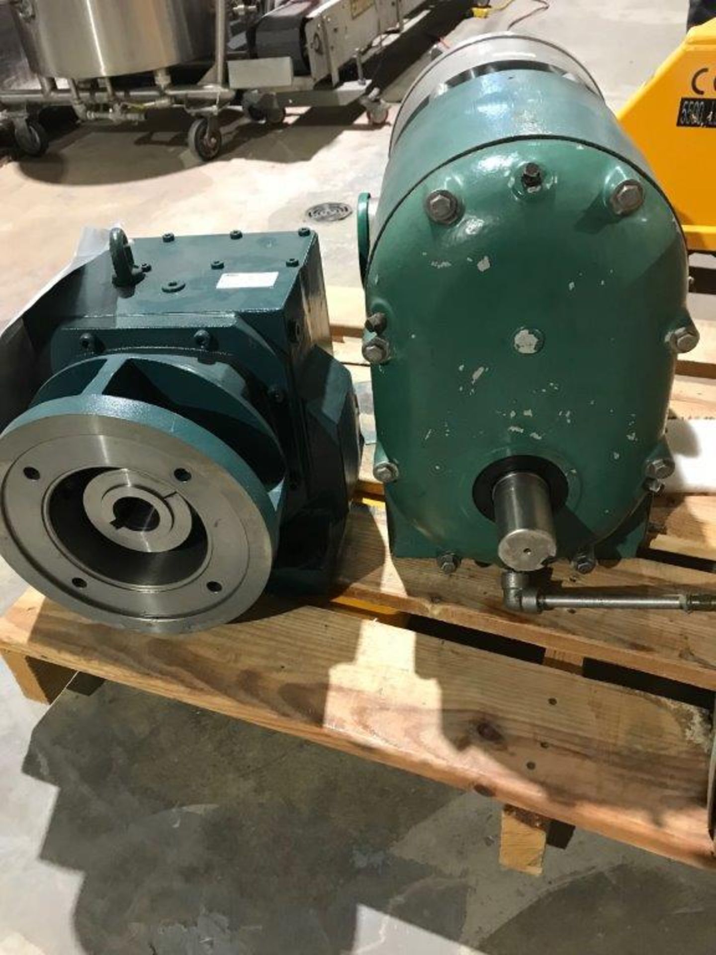 ALFA LAVAL PUMP HEAD, PRED300-4M-UH4-SL-S WITH NEW REDUCER - LOCATION - AURORA, ONTARIO - Image 2 of 3