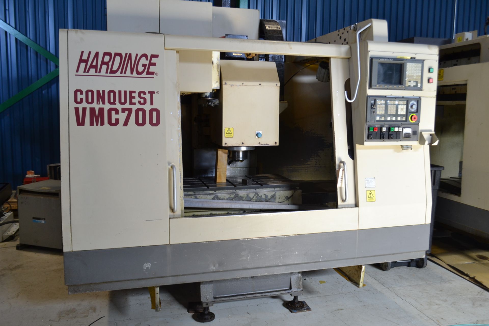 HARDINGE VMC700 CONQUEST CNC VERTICAL MACHINING CENTER FANUC 18M CONTROL -LOCATION, MONTREAL, QUEBEC