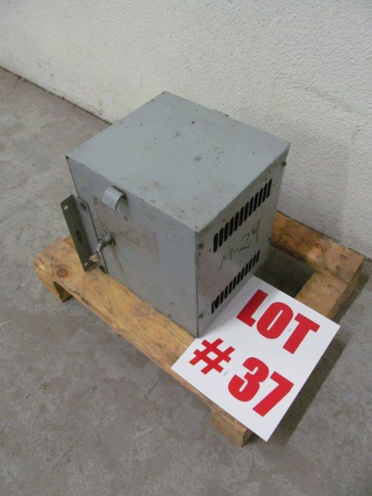 HAMMOND ELECTRICAL TRANSFORMER 3KVA, 600V/120V/240V - LOCATION, HAWKESBURY, ONTARIO