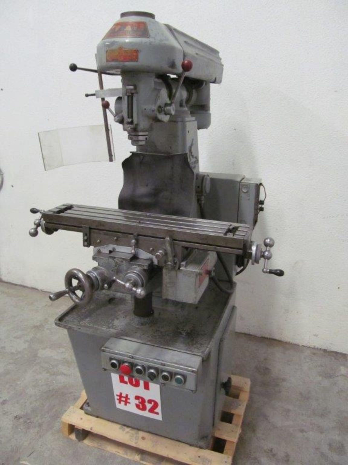 BEAVER VERTICAL MILLING MACHINE, 6'' X 28'' TABLE, 550V/3PH/60C - LOCATION, HAWKESBURY, ONTARIO - Image 3 of 7