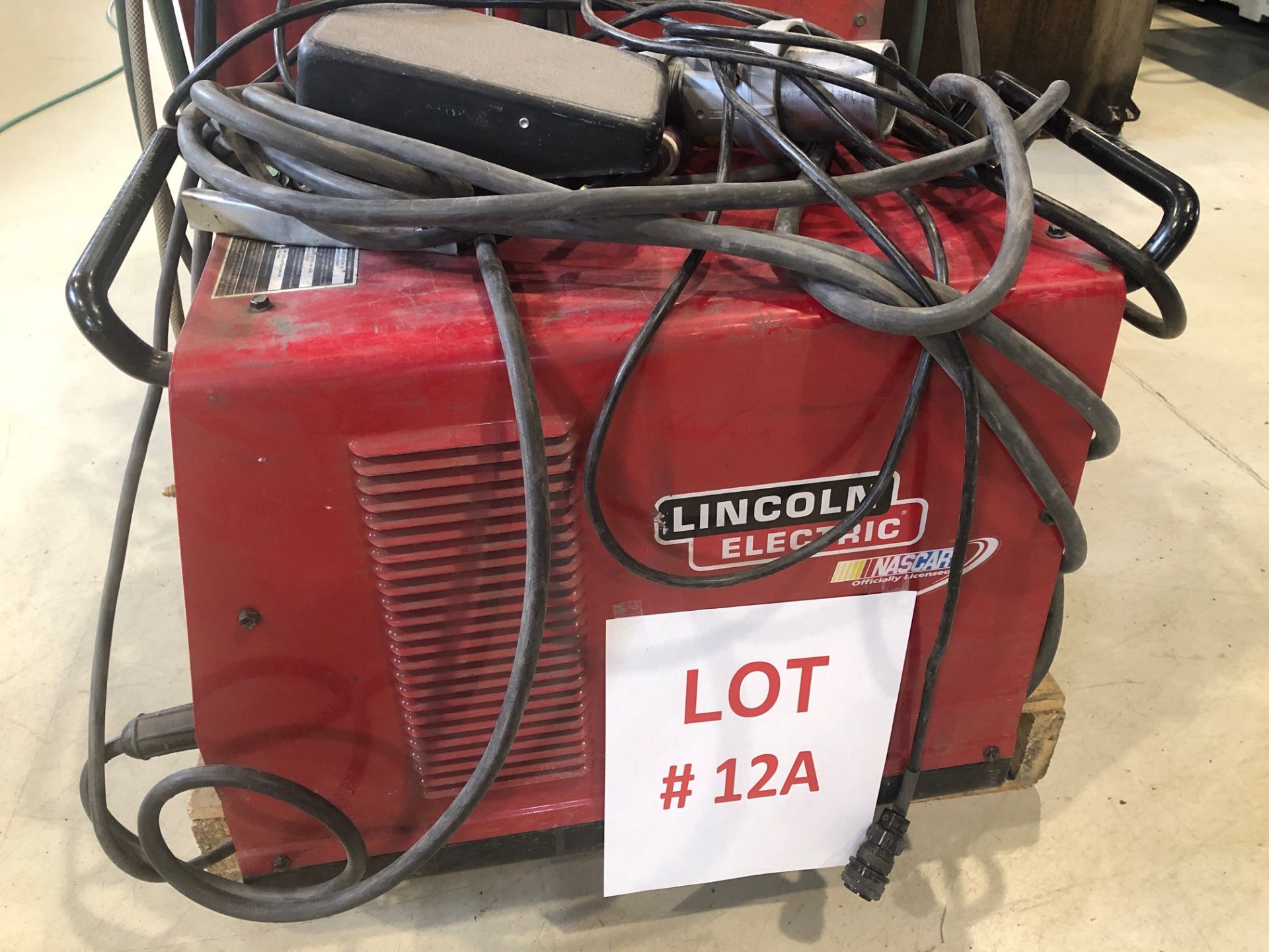 LINCOLN ELECTRIC TIG WELDER, MODEL SQUARE WAVE TIG 175 PRO - LOCATION, MONTREAL, QUEBEC