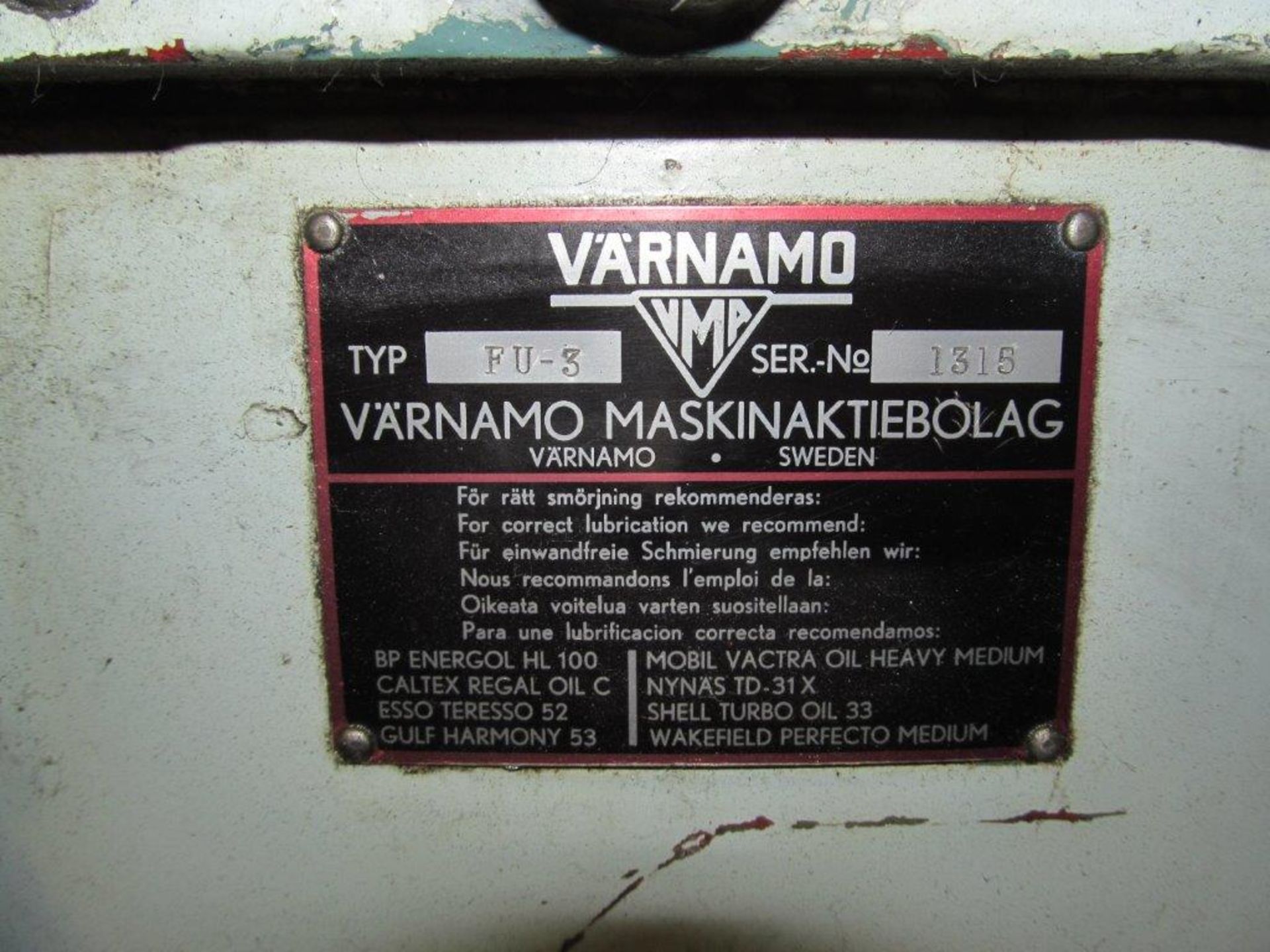 VARNAMO UNIVERSAL MILLING MACHINE, FU-3, TABLE 13'' X 60'' (IN PLANT) - LOCATION, MONTREAL, QUEBEC - Image 3 of 4