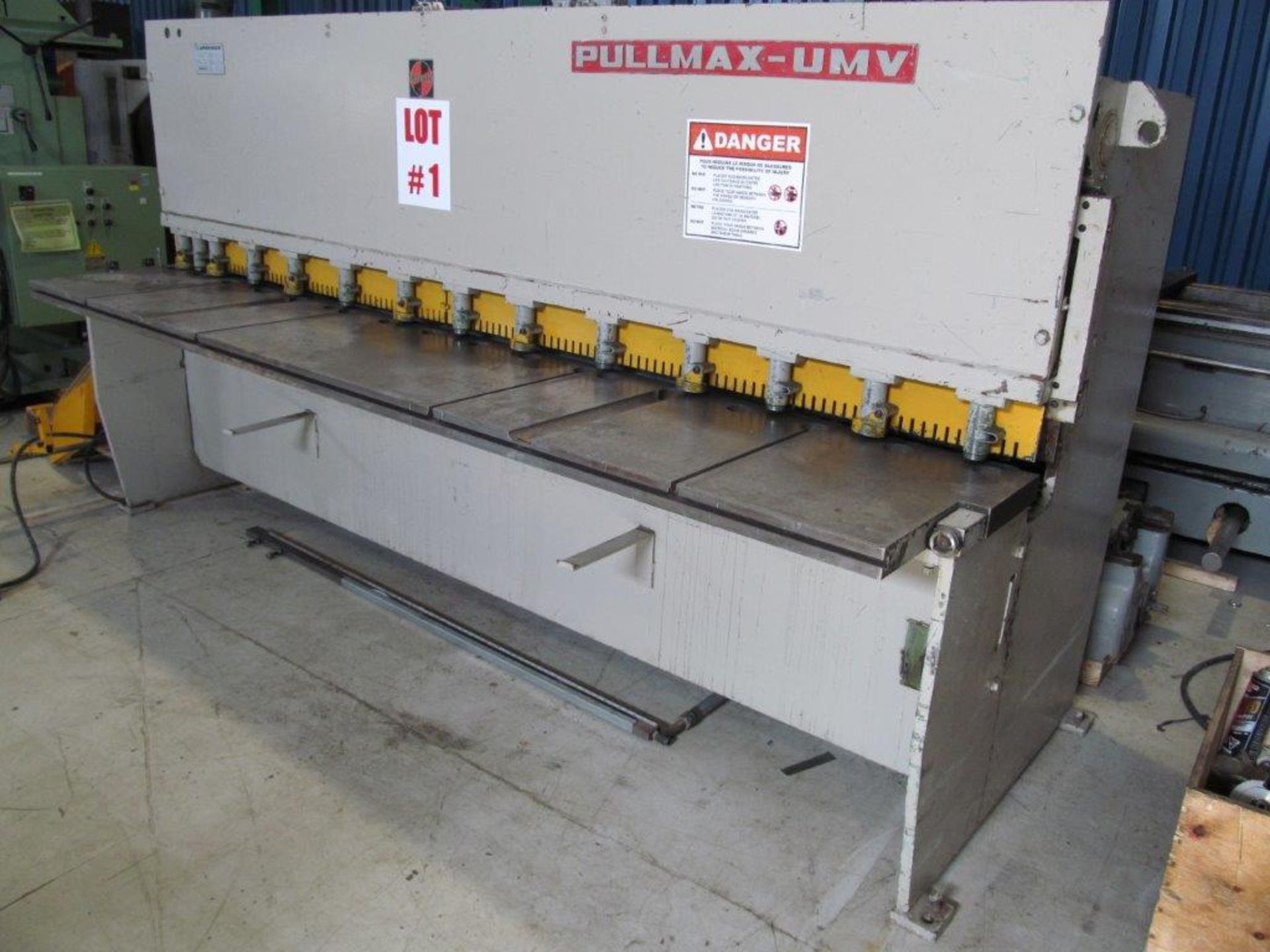 PULLMAX-UMV HYDRAULIC SHEAR, MODEL US130, S/S 1680, 10' X 3/16'' - LOCATION, MONTREAL, QUEBEC - Image 2 of 5