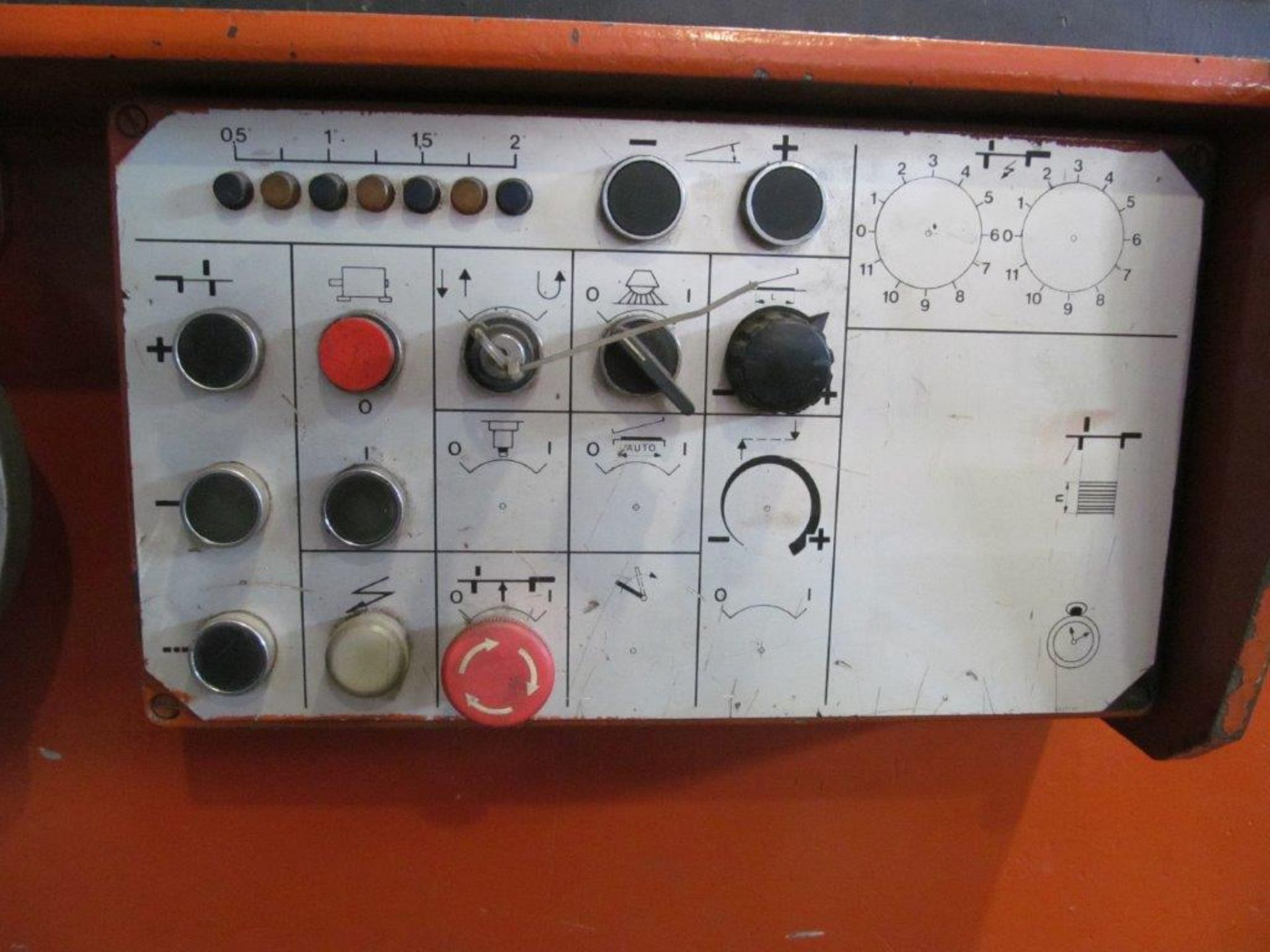 LVD HYDRAULIC SHEAR, MODEL10-OH-14N, S/N 9927, 10' X 1/8'' - LOCATION, MONTREAL, QUEBEC - Image 2 of 4