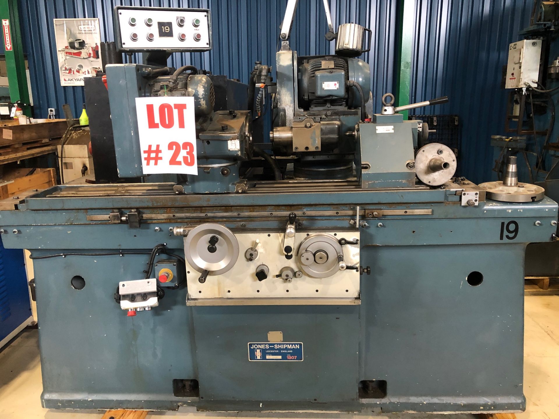 JONES & SHIPMAN CYLINDRICAL GRINDER, MODEL 1307, S/N B015287 - LOCATION, MONTREAL, QUEBEC - Image 2 of 13