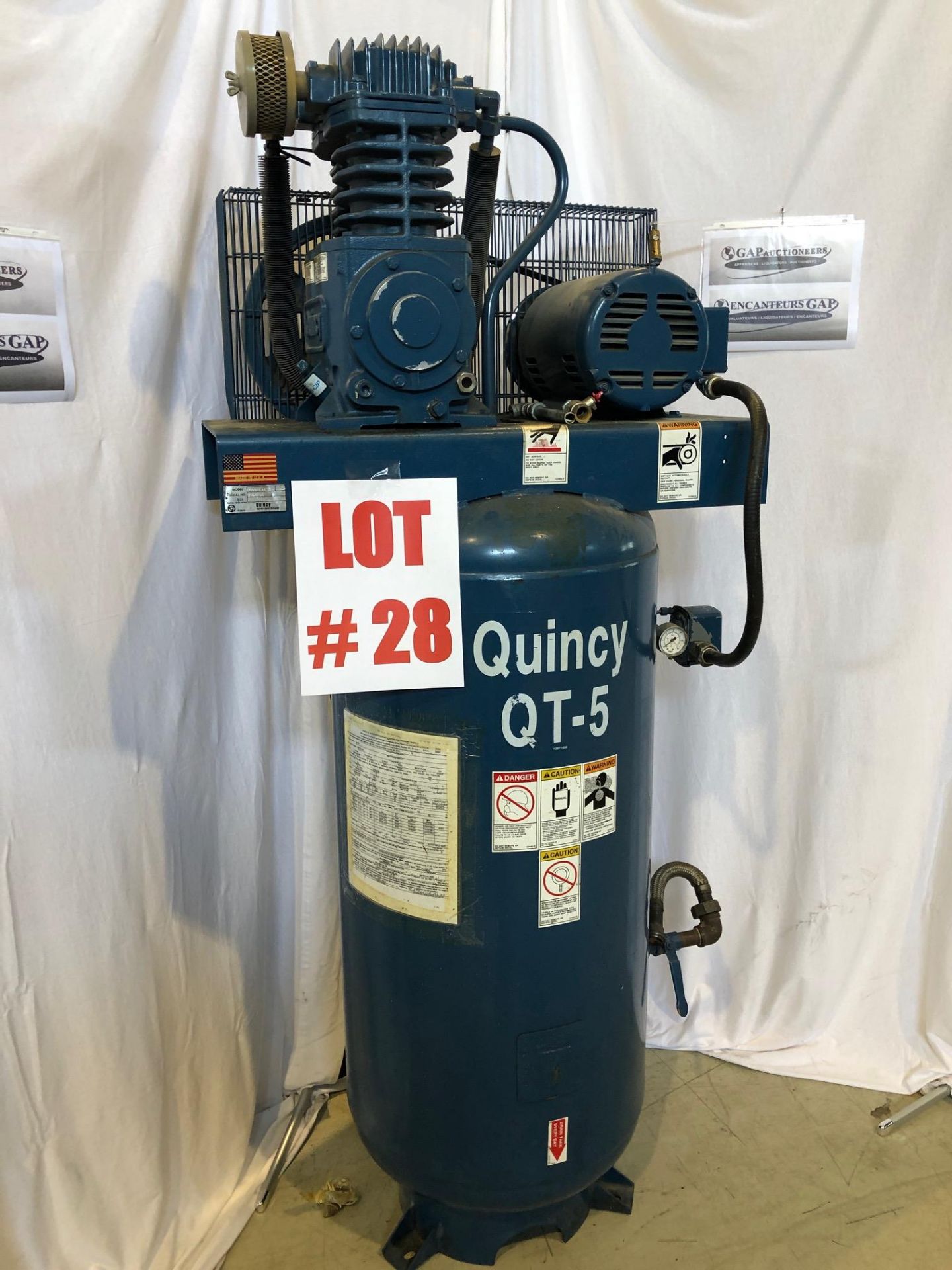 QUINCY COMPRESSOR, MODEL QT-5, S/N 5094298, 5HP - LOCATION, MONTREAL, QUEBEC