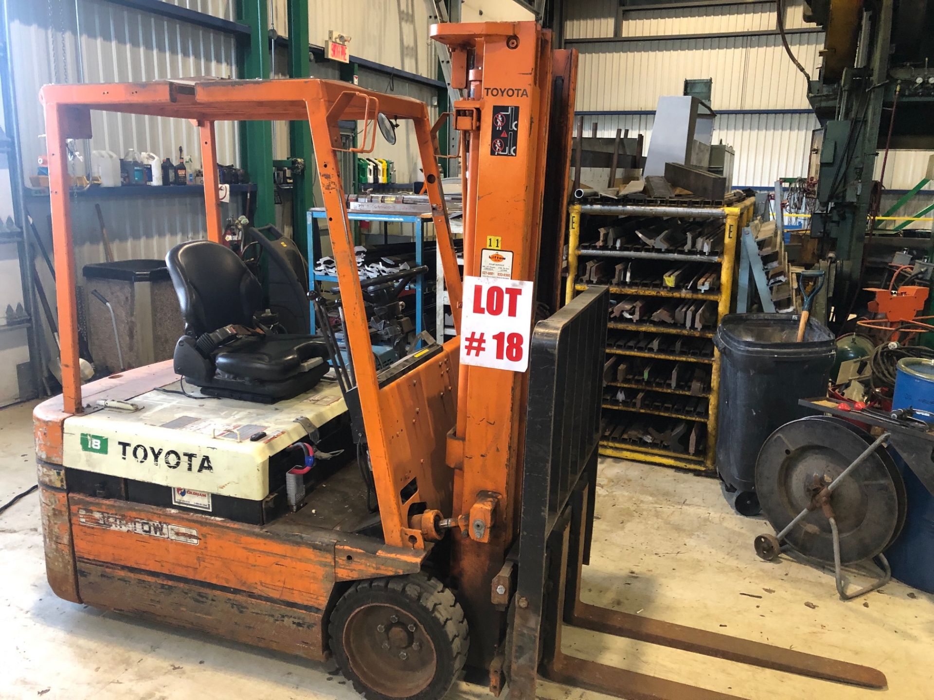 TOYOTA FORKLIFT, MODEL 2FBEC 18, S/N 2FBEC18-20479, ELECTRIC, SIDE-SHIFT, 2800 LBS CAPACITY