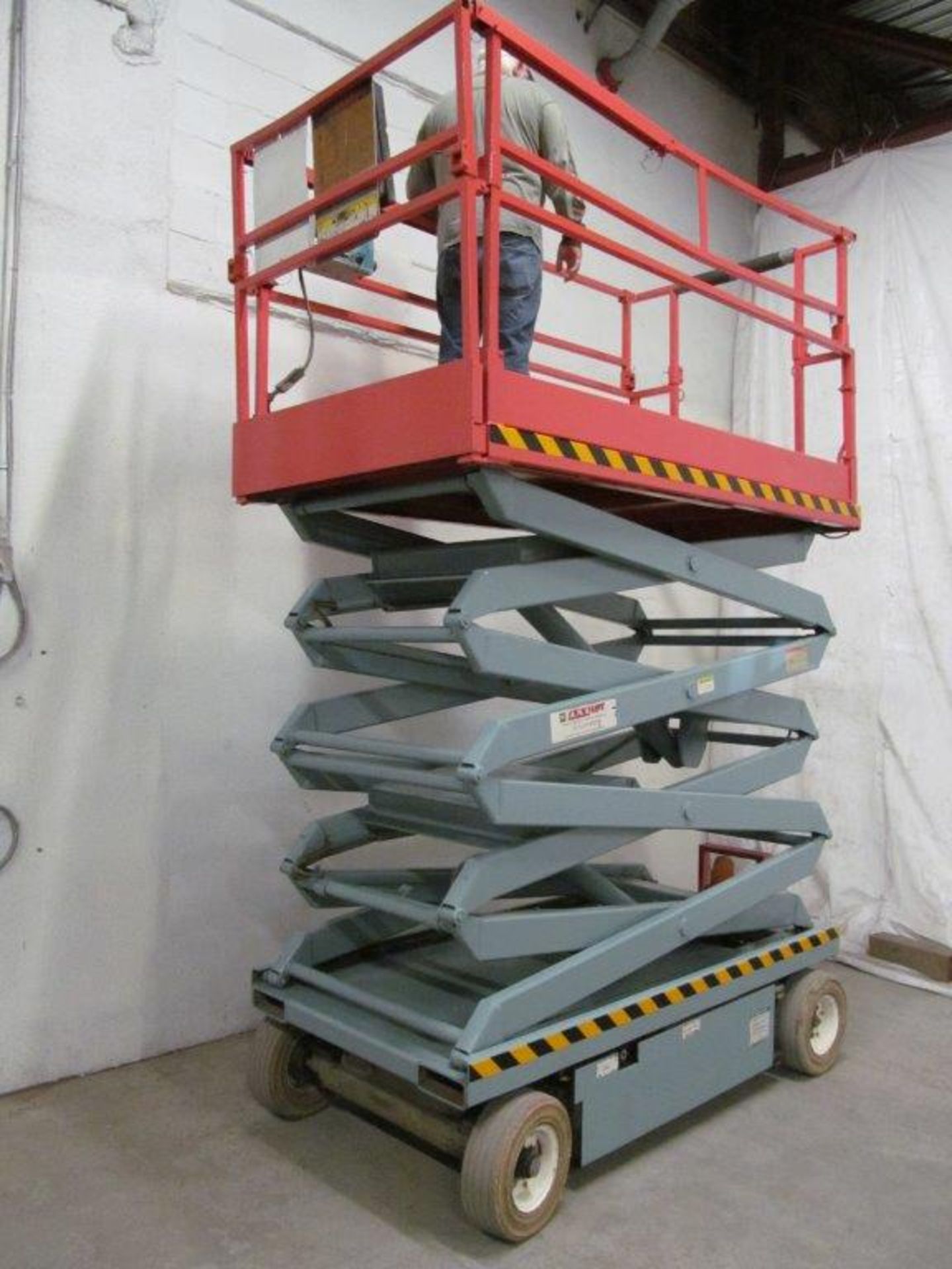 SKYJACK ELECTRIC SCISSOR LIFT MODEL SJ-4626 (MFG: CANADA) SERIAL NUMBER: 70597 - Image 4 of 14