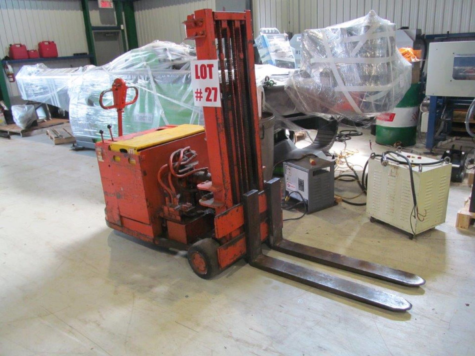 CLARK ELECTRIC LIFT STACKER, MODEL 15TTF, S/N TTF25EC 175, 1500LB CAPACITY