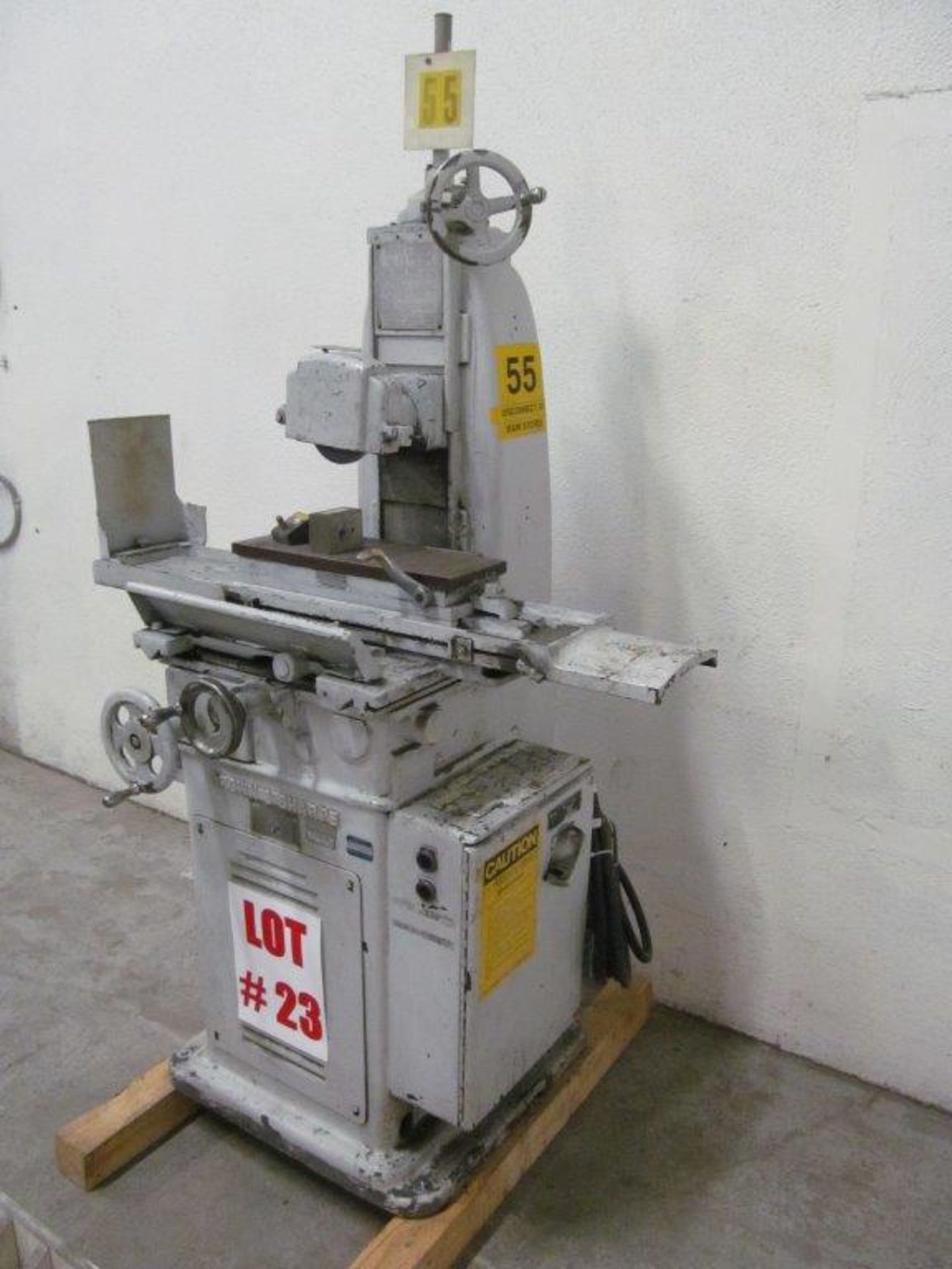 BROWN & SHARPE SURFACE GRINDER, MODEL 2B, 6'' X 18'' MAGNETIC TABLE - LOCATION - HAWKESBURY, ONTARIO - Bild 5 aus 7