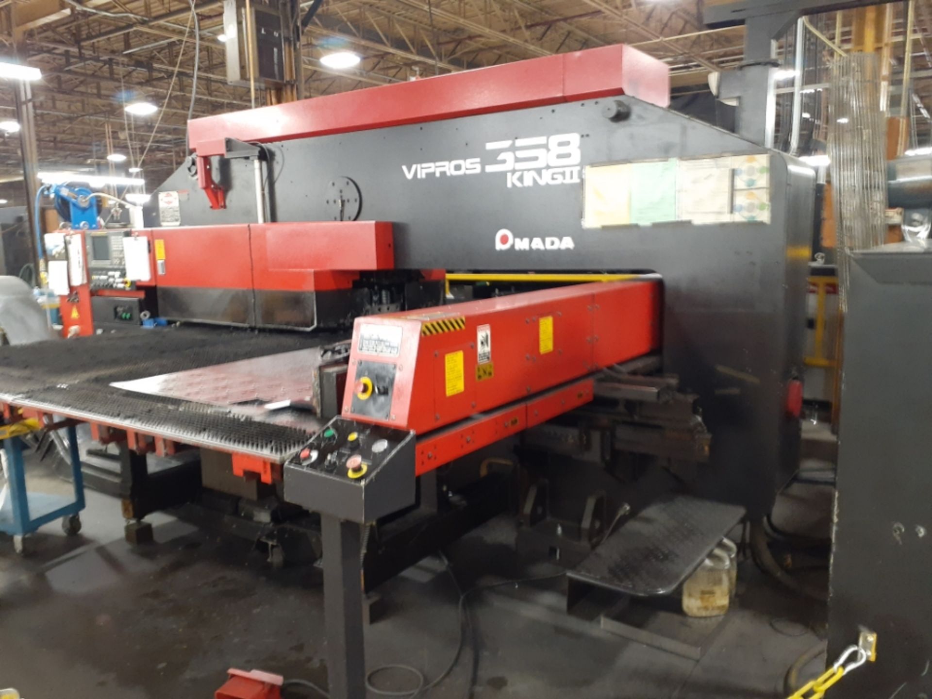 AMADA CNC TURRET PUNCH, MODEL VIPROS 358 KING II, 30 TON, 58 STATION - LOCATION - MONTREAL, QUEBEC - Image 3 of 9