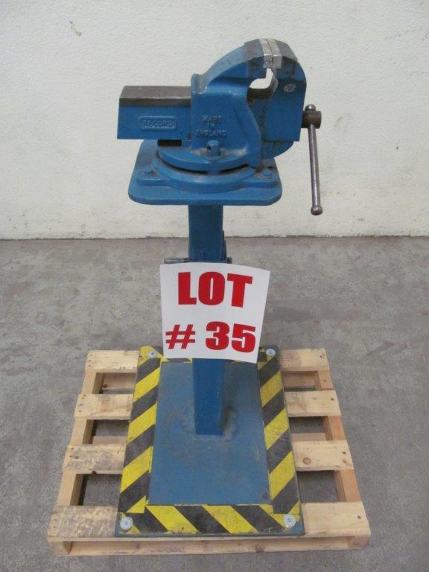 RECORD 4'' BENCH VISE ON STAND - LOCATION - HAWKESBURY, ONTARIO
