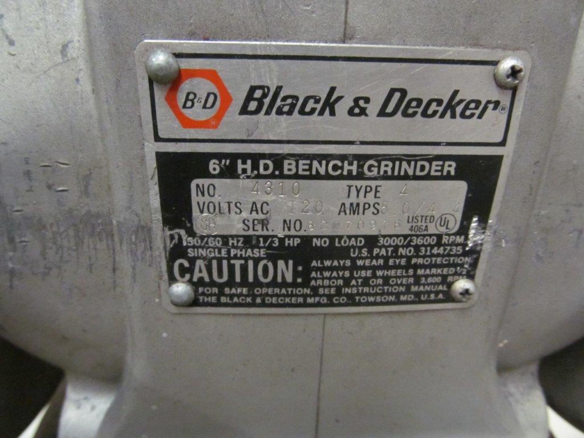 BLACK & DECKER 6'' PEDESTAL GRINDER ON STAND, 115V/1PH/60C - LOCATION - HAWKESBURY, ONTARIO - Bild 2 aus 2