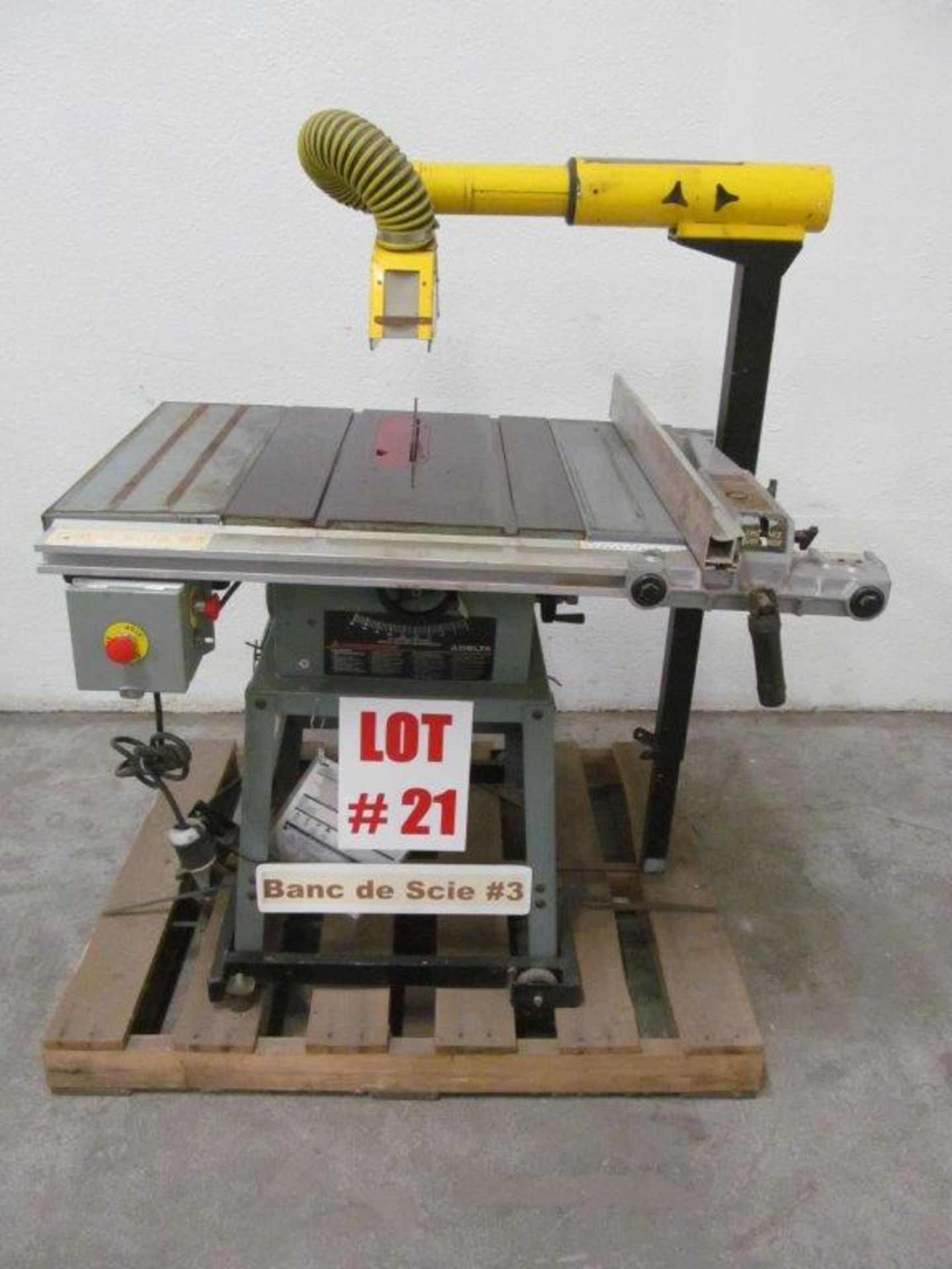 DELTA TILTING ARBOR TABLE 10'' SAW, C/W ACCESSORIES - LOCATION - HAWKESBURY, ONTARIO - Image 2 of 5