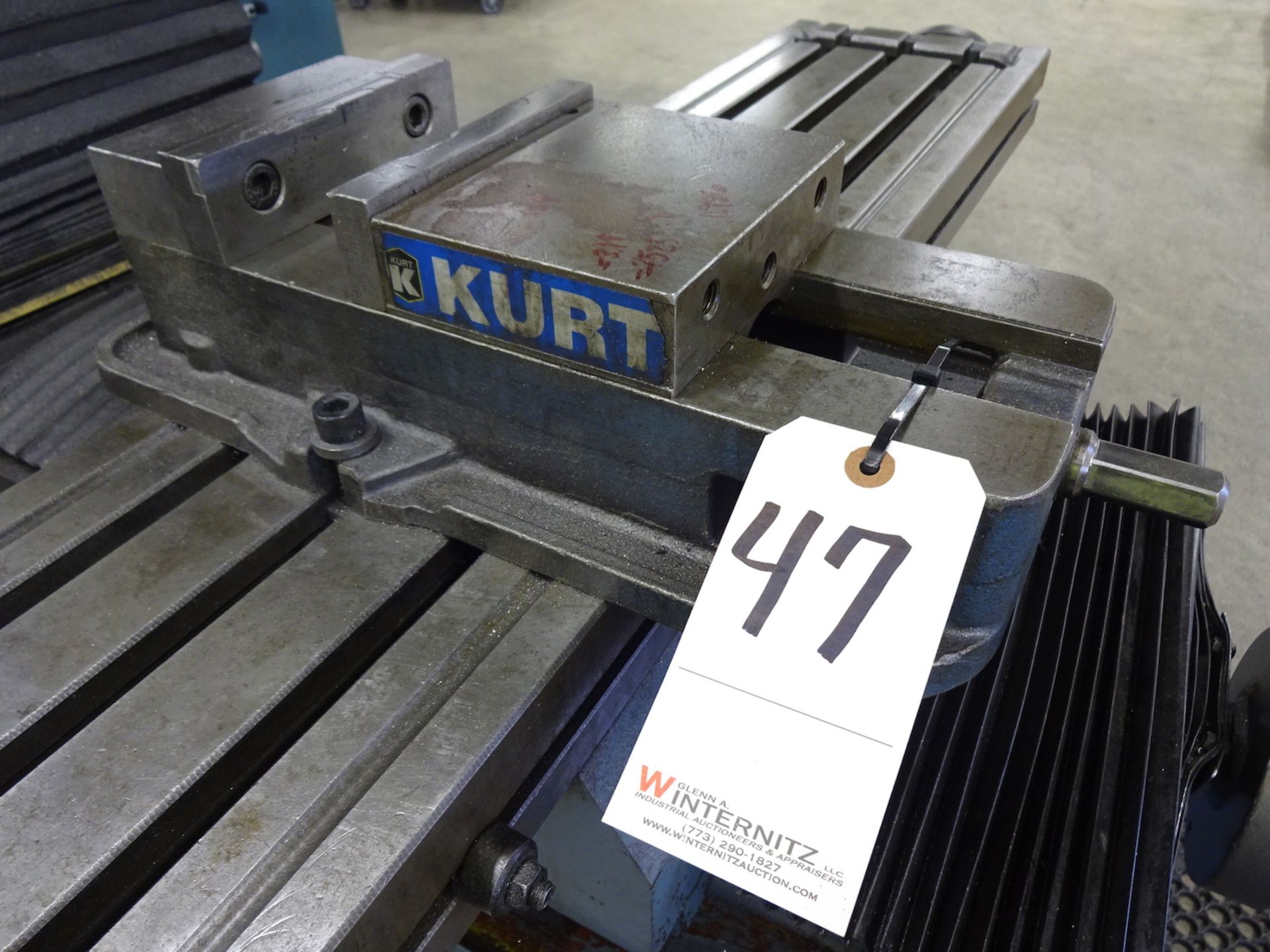 Kurt 6 in. Model D675 Machine Vise, S/N D675-79765