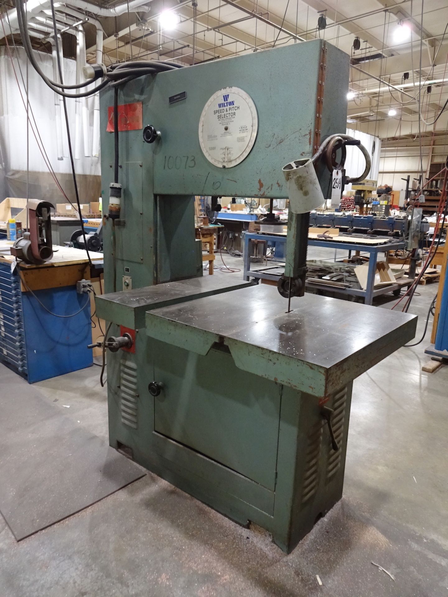 Wilton 28 in. Model 8027 Vertical Band Saw, S/N 08019, 29 in. x 29 in. (approx.) Tilting Table, 29