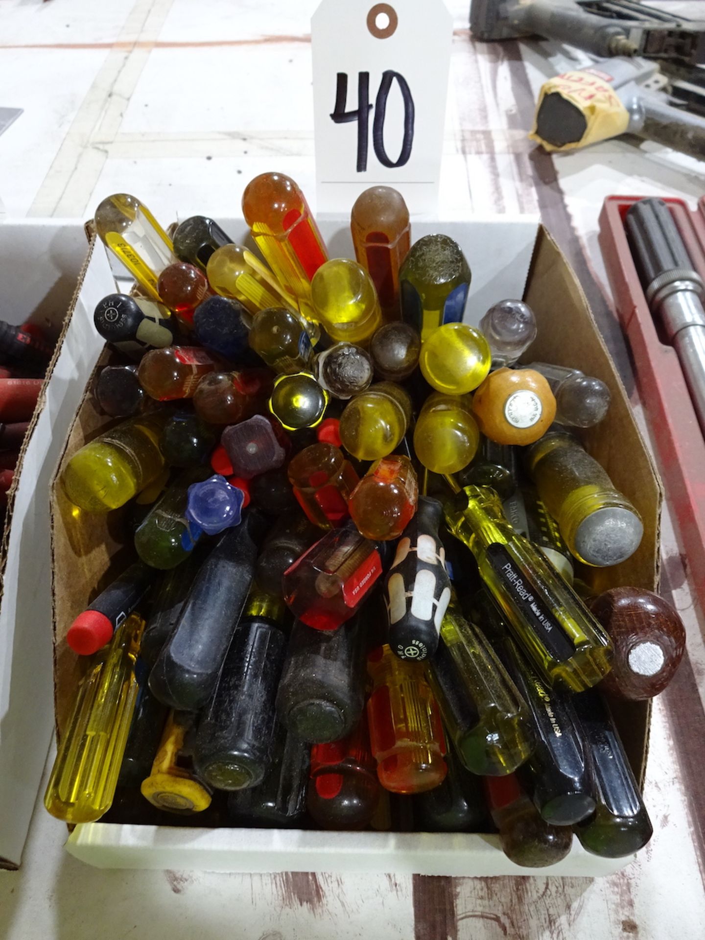 LOT: Screw Drivers