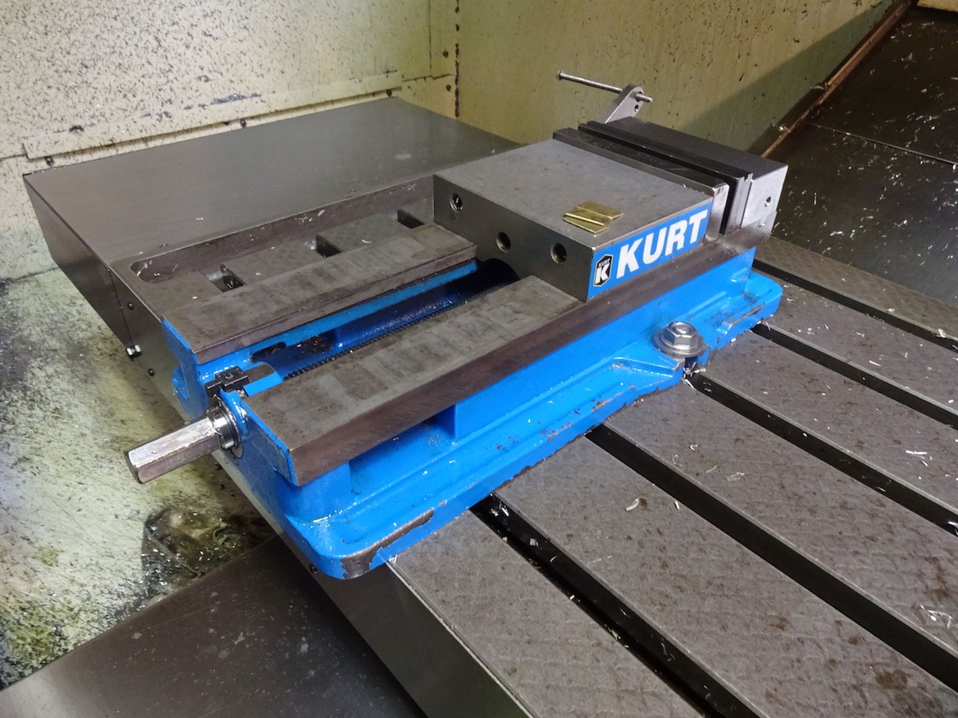 Kurt 6 in. Machine Vise