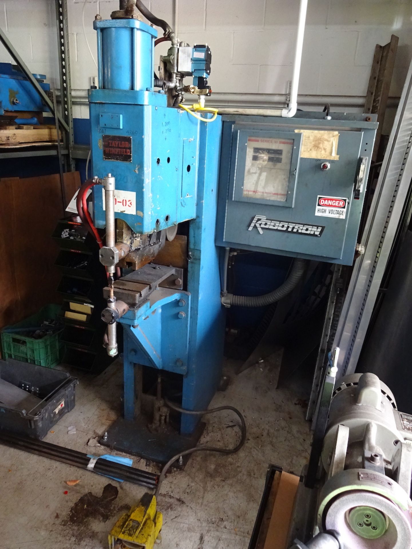 Taylor Winfield 75 KVA Type ENC-12-75 Spot Welder, S/N 6238, Robotron Series 30 Control - Image 2 of 4