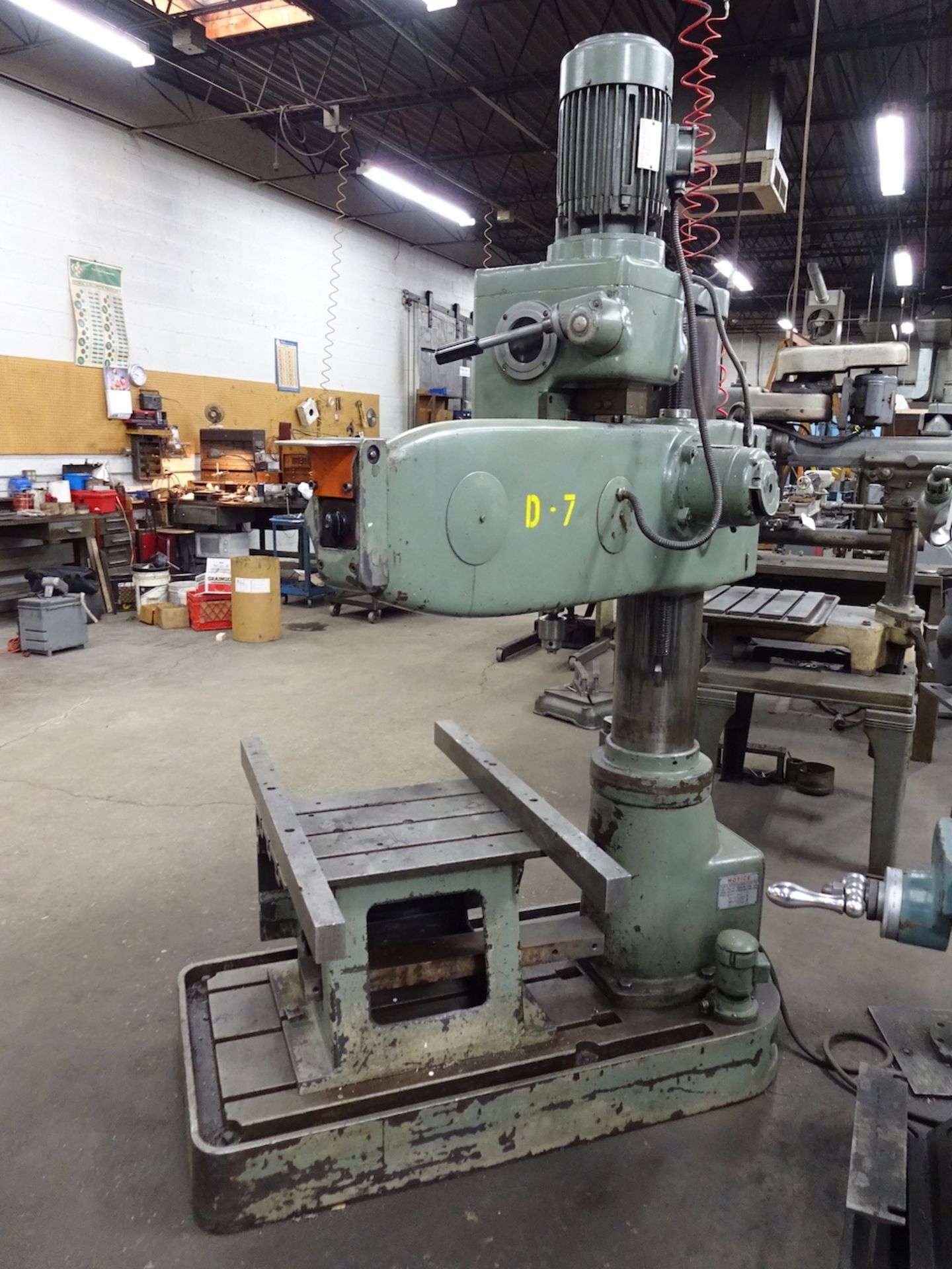 Caser 7-1/2 in. Column x 3 ft. (approx.) Radial Arm Drill, S/N N/A, 24 in. x 18 in x 14 in. T-Slot - Image 2 of 6