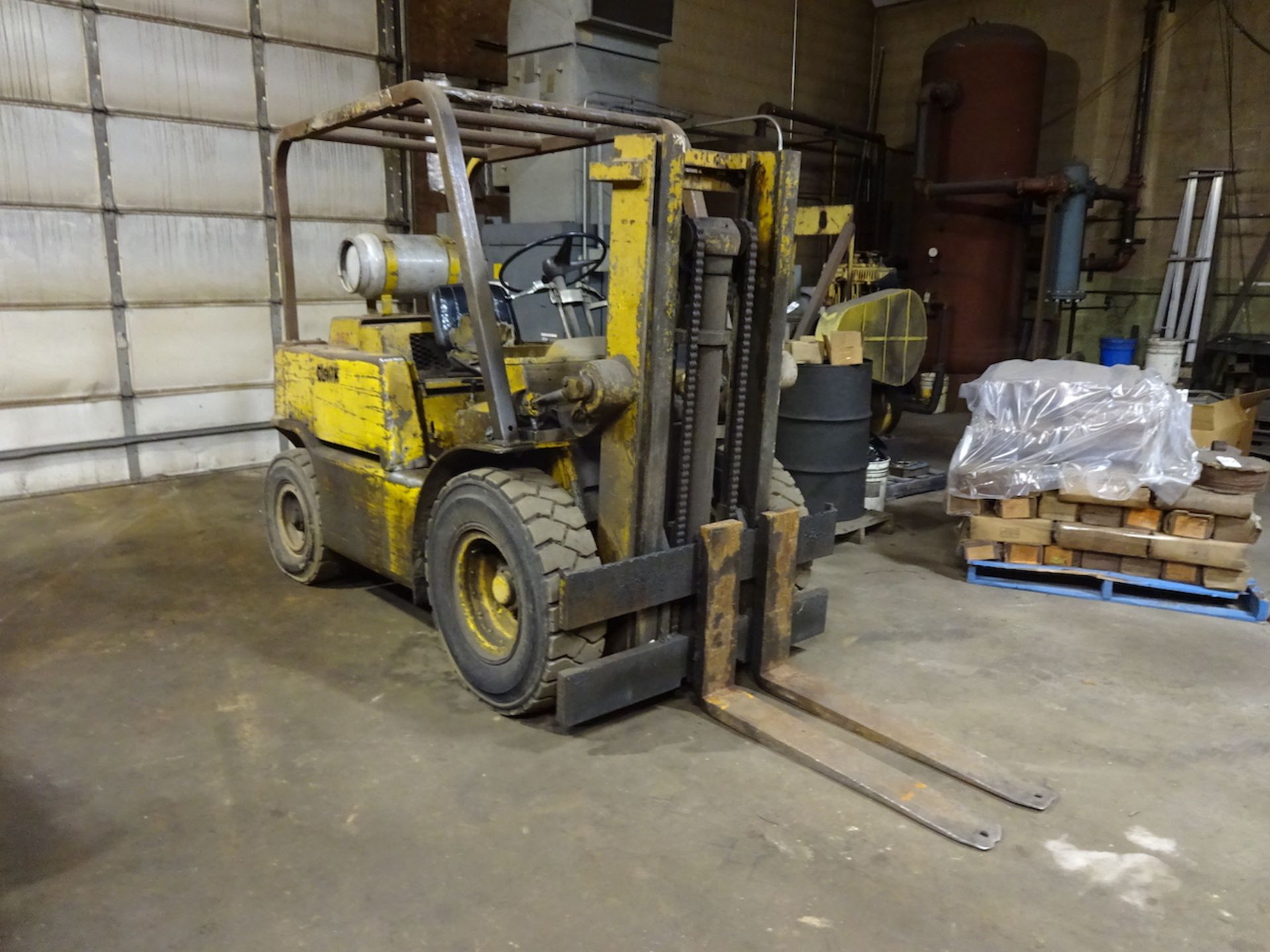 Clark 7000 lb. Model CHY70 LP Forklift Truck, S/N CHY70-24-844-267, 2-Stage Mast (South Beloit) - Image 2 of 5