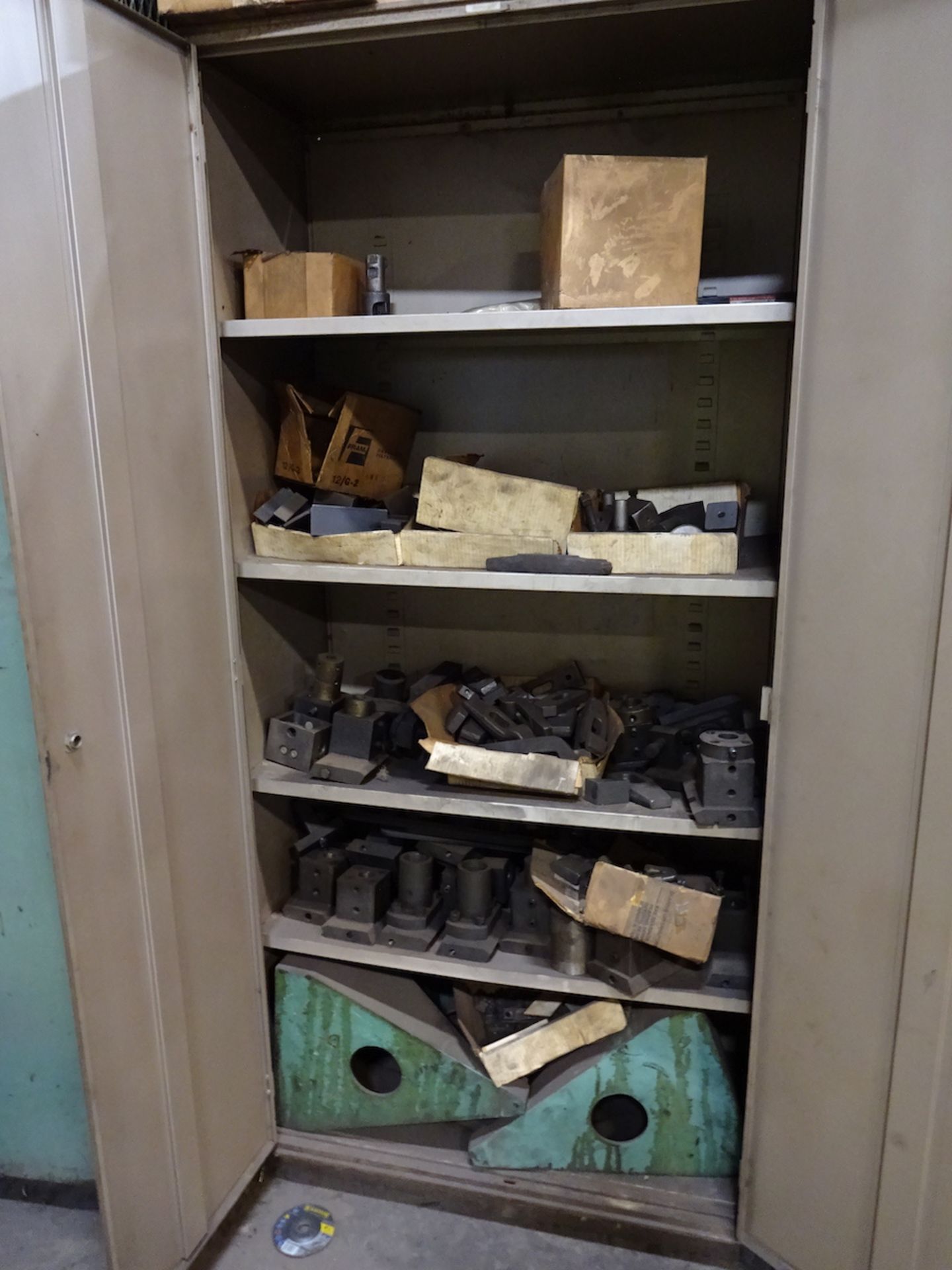 LOT: Storage Cabinet & Assorted Hold Down Parts - Bild 2 aus 2