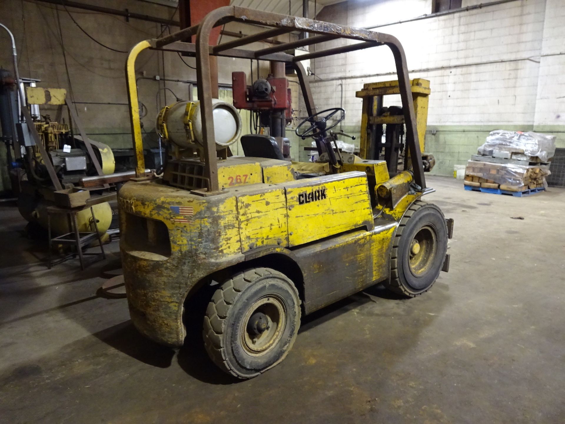 Clark 7000 lb. Model CHY70 LP Forklift Truck, S/N CHY70-24-844-267, 2-Stage Mast (South Beloit) - Image 3 of 5