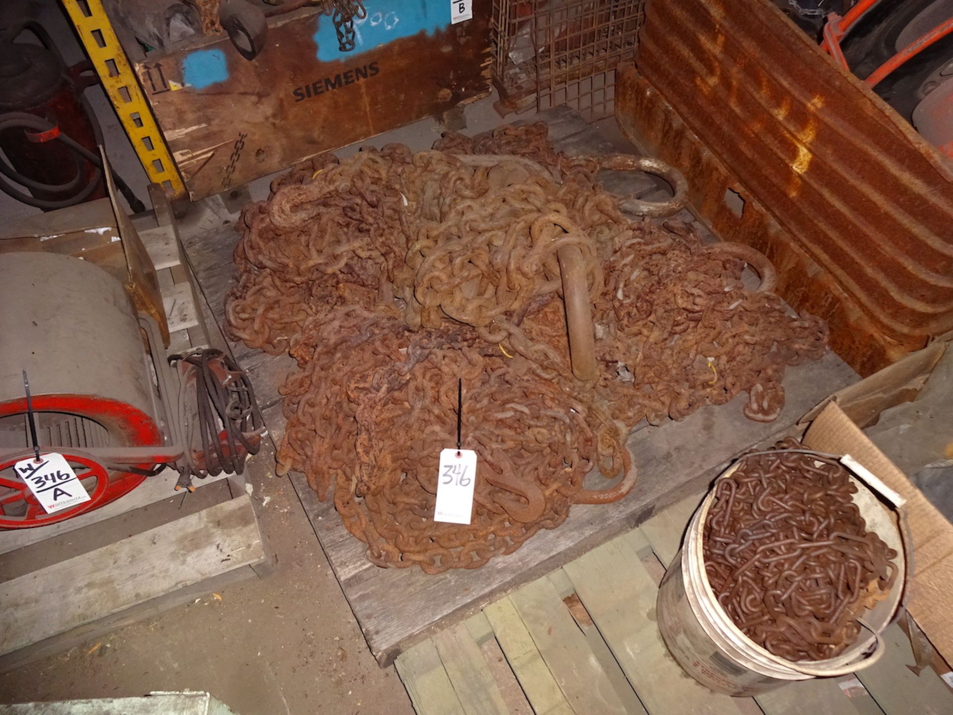 LOT: Assorted Lifting Chain