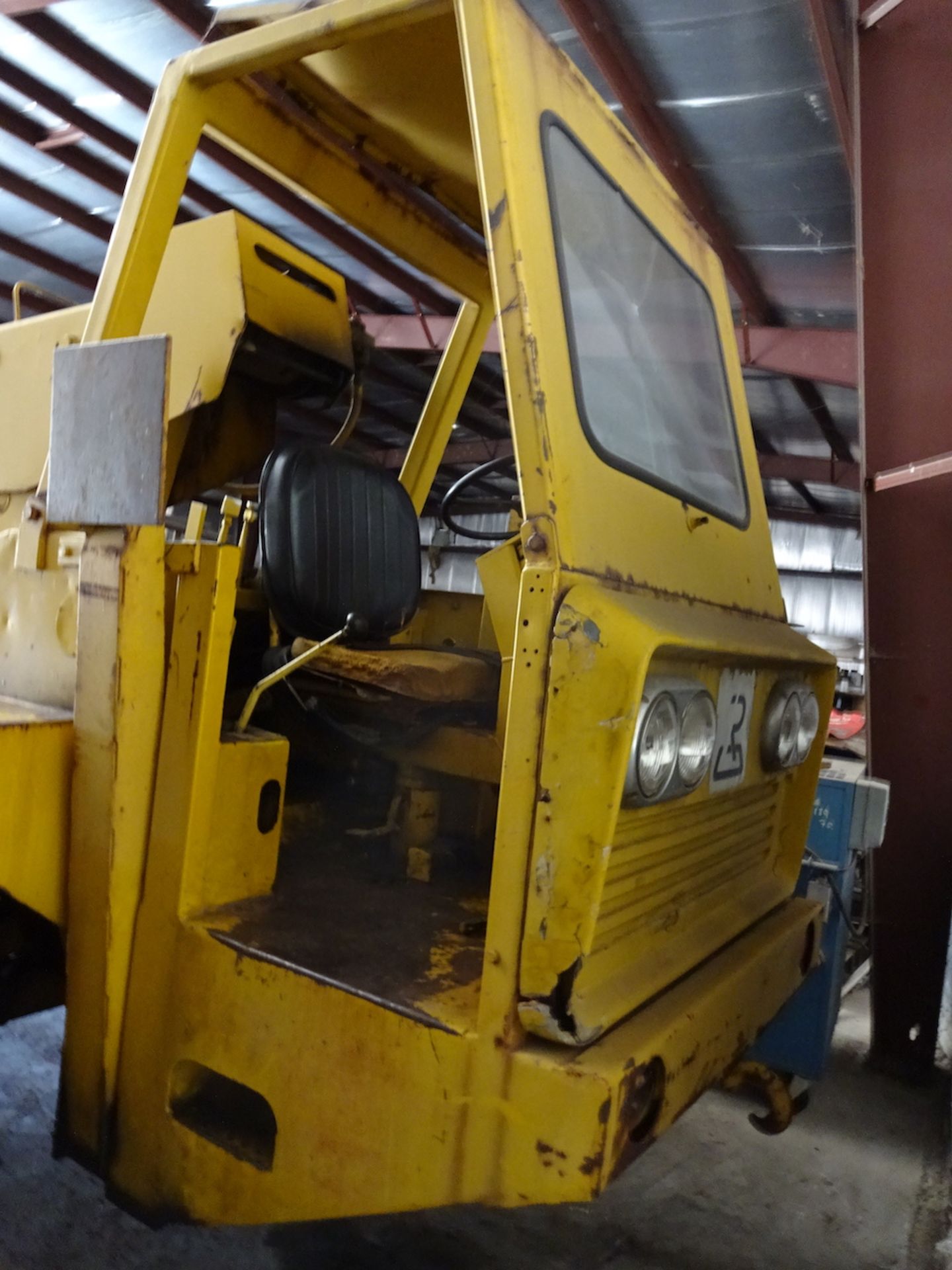 WIDE AXLE ROAD RUNNER 5 TON CAP. (APPROX) MODEL VC502 MOBILE CRANE, S/N 243 (SOUTH BELOIT) - Image 5 of 8