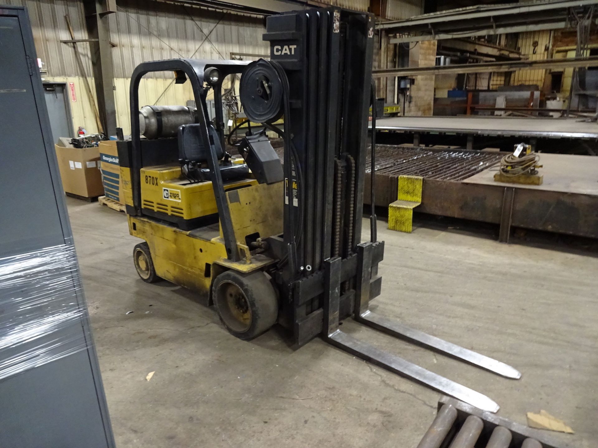 Caterpillar 8000 lb. Model T80D LP Forklift Truck, S/N 5KB01989, 4-Stage Mast - Image 4 of 5