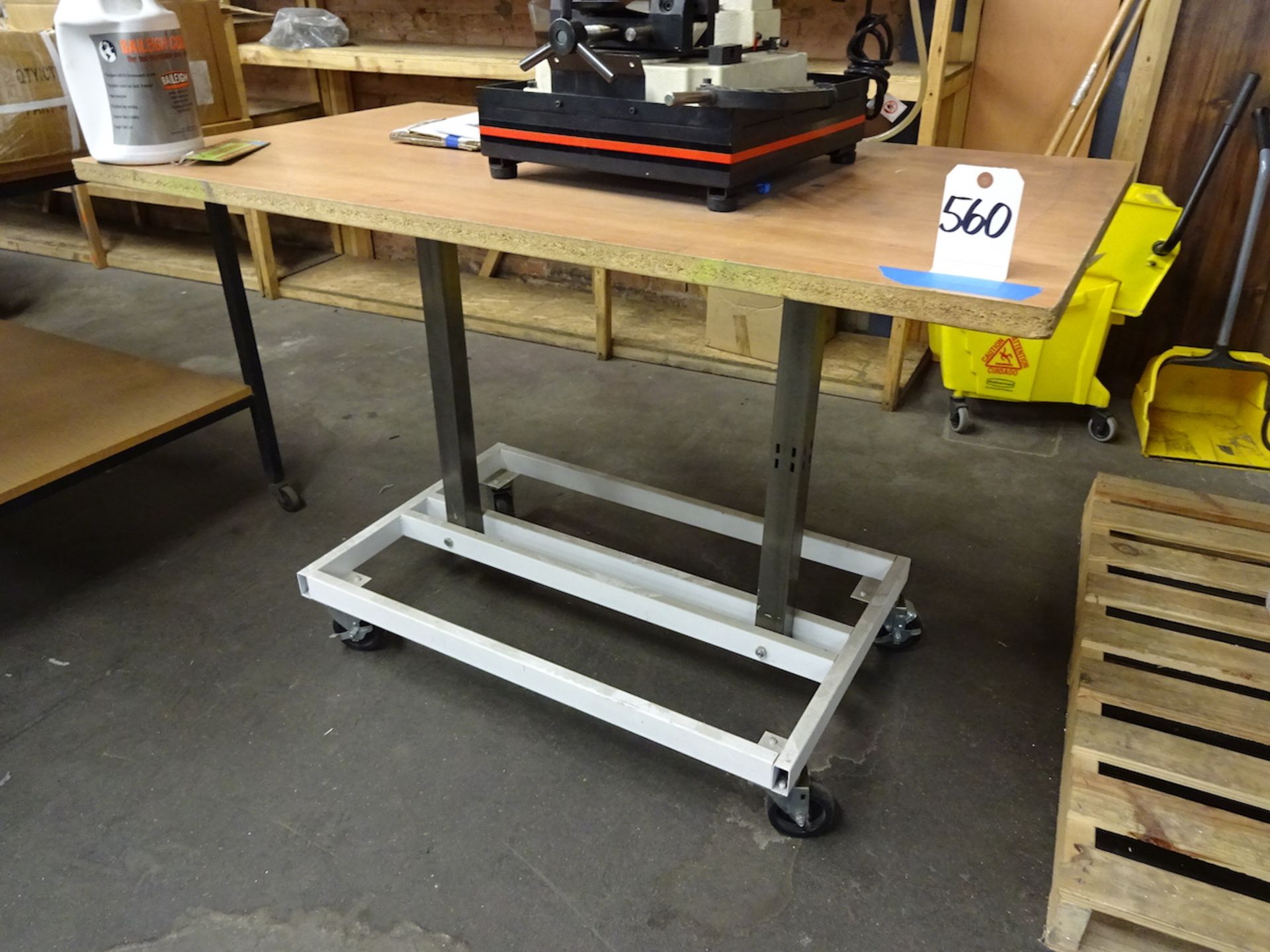 PORTABLE WORK BENCH