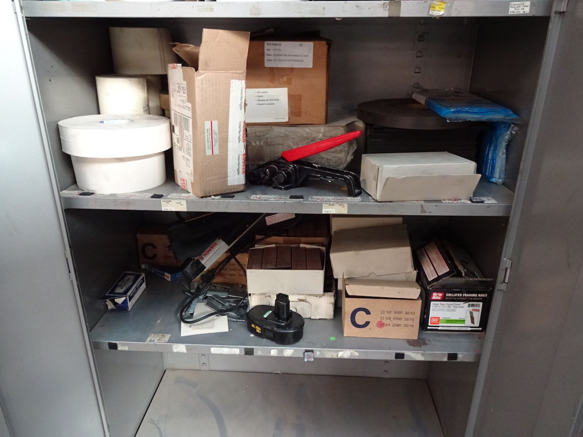 CABINET WITH CONTENTS - Image 3 of 3