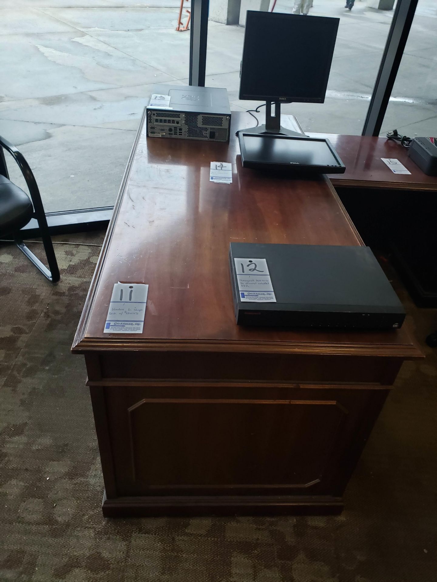 WOODEN "L" SHAPED DESK WITH 2 CHAIRS - Image 3 of 6