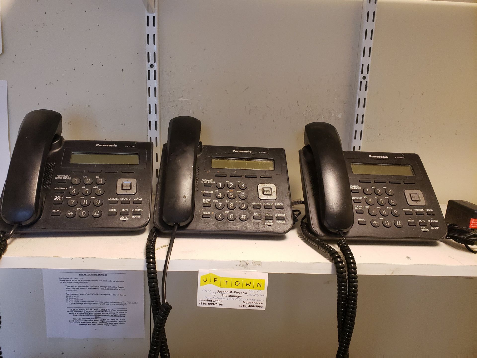 AVAYA IP OFFICE 500 VZ PHONE SYSTEM WITH 3 PHONES - Image 5 of 6