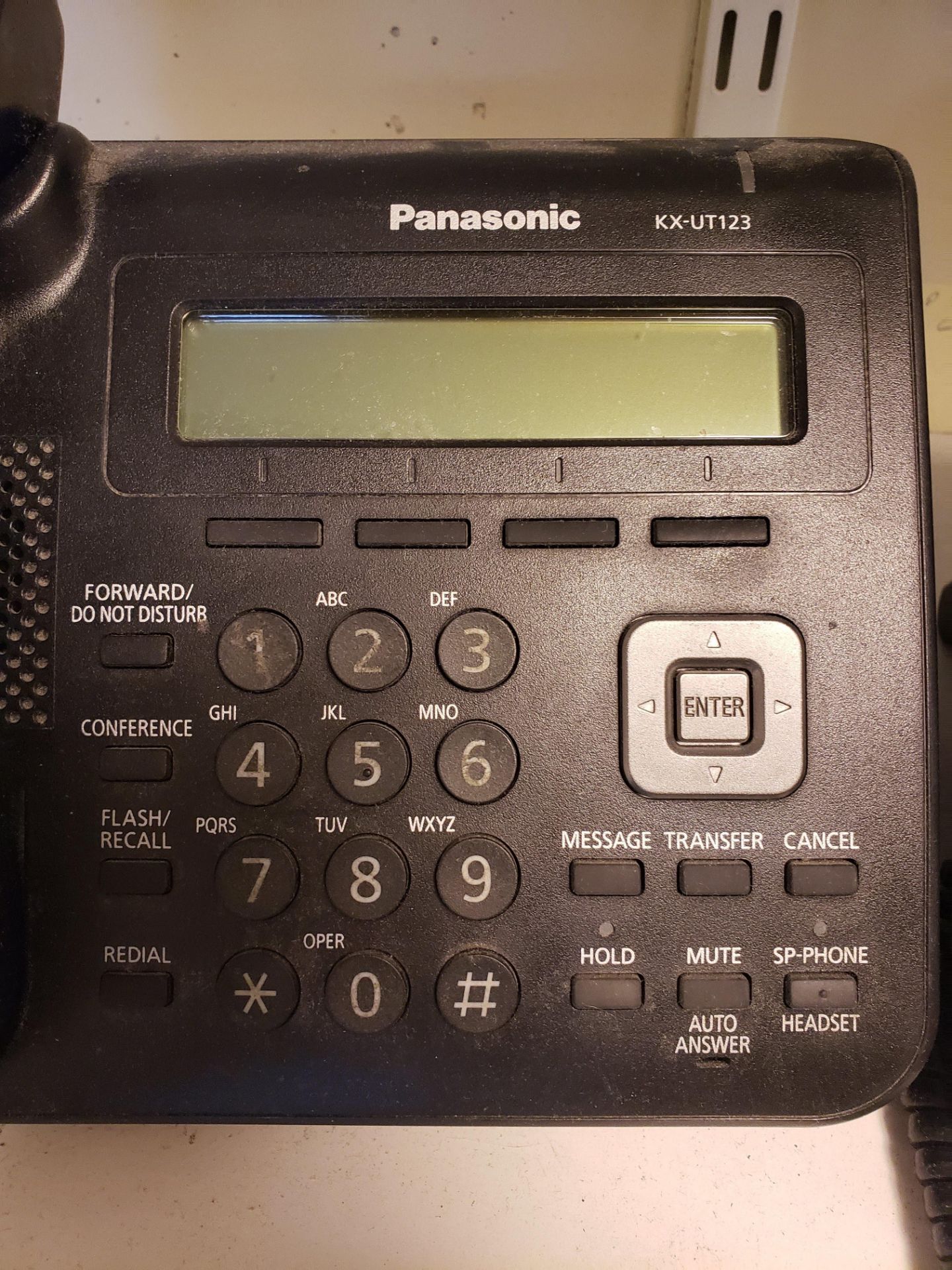 AVAYA IP OFFICE 500 VZ PHONE SYSTEM WITH 3 PHONES - Image 6 of 6