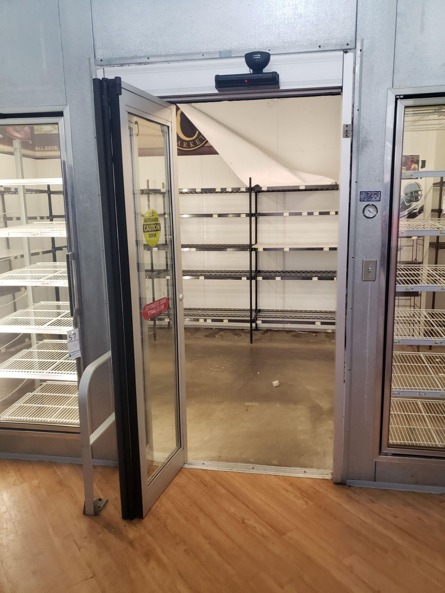 HILL PHOENIX WALK IN BEVERAGE COOLER WITH AUTOMATIC DOOR 20'9" X 11' X 9'7" - Image 8 of 14