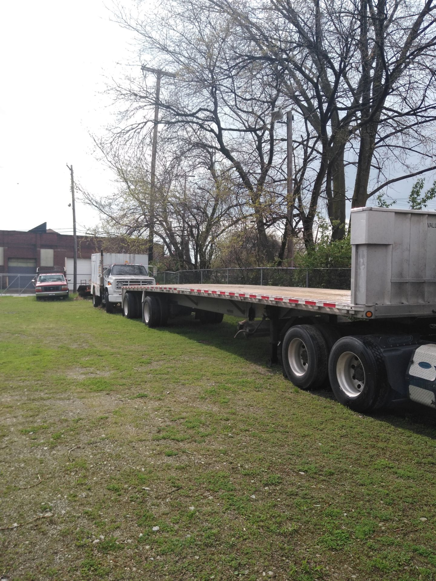 2004 48' REITNOUER MAXIMIZER FLAT BED TRAILER - Image 3 of 4