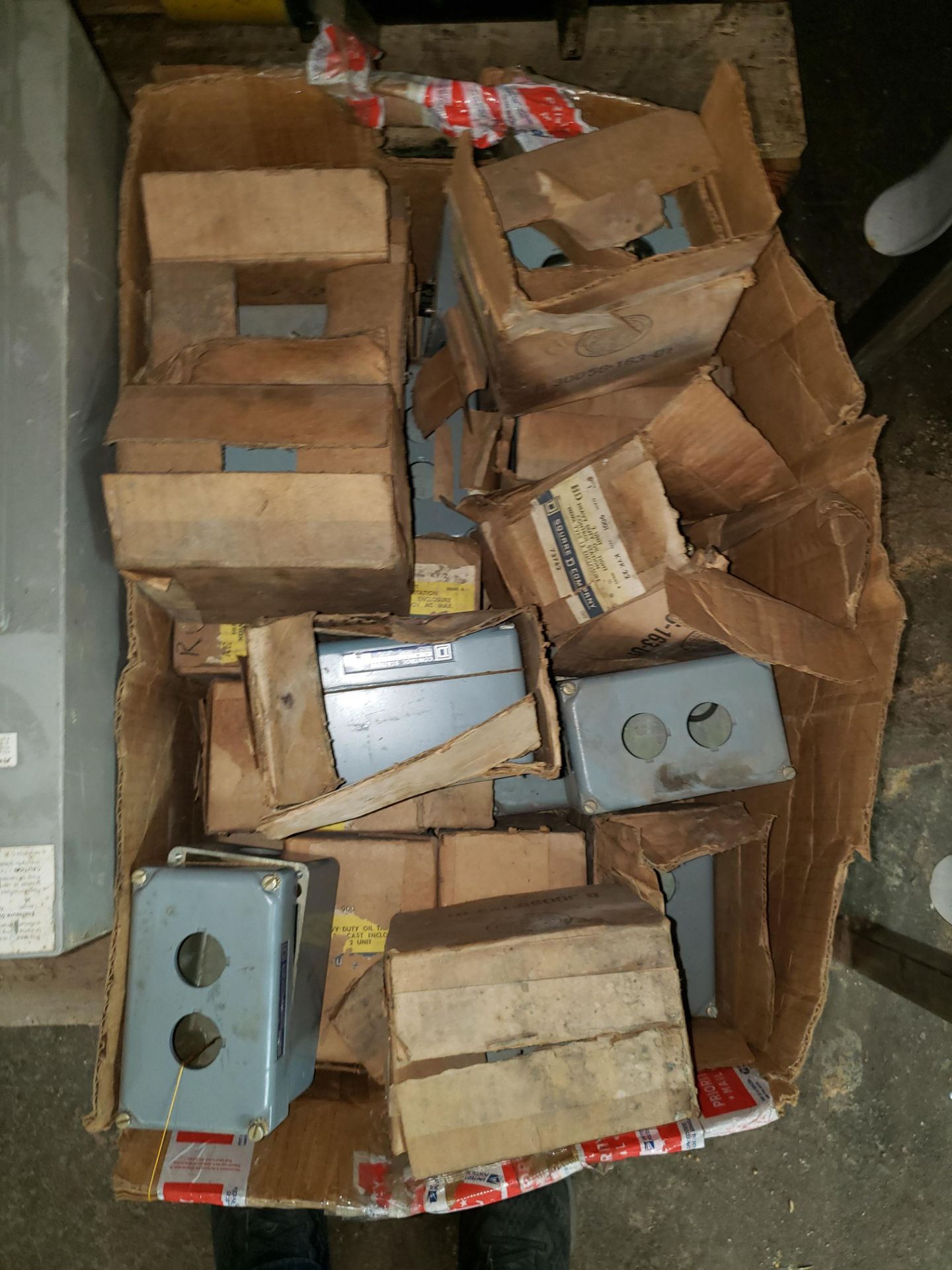 LOT OF ASSORTED SQUARE D PUSH BUTTON STATIONS - Image 2 of 3